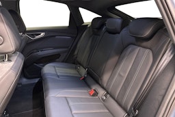 sininen Audi Q4 e-tron 2025 kuva 8.