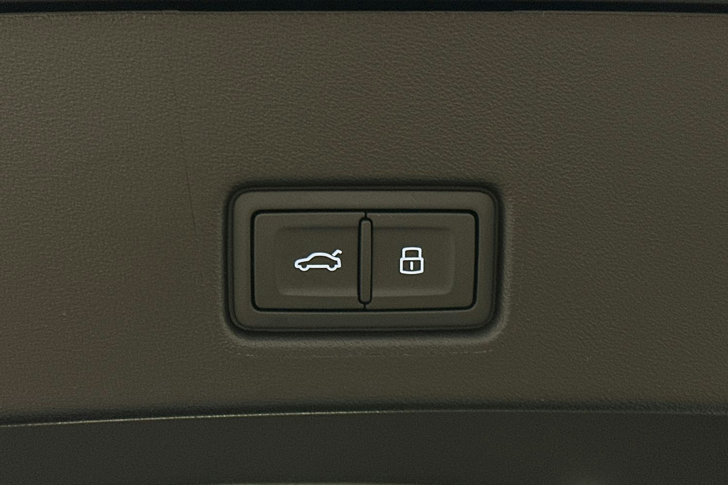 sininen Audi Q4 e-tron 2025 kuva 12.