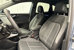 sininen Audi Q4 e-tron 2025 kuva 14.