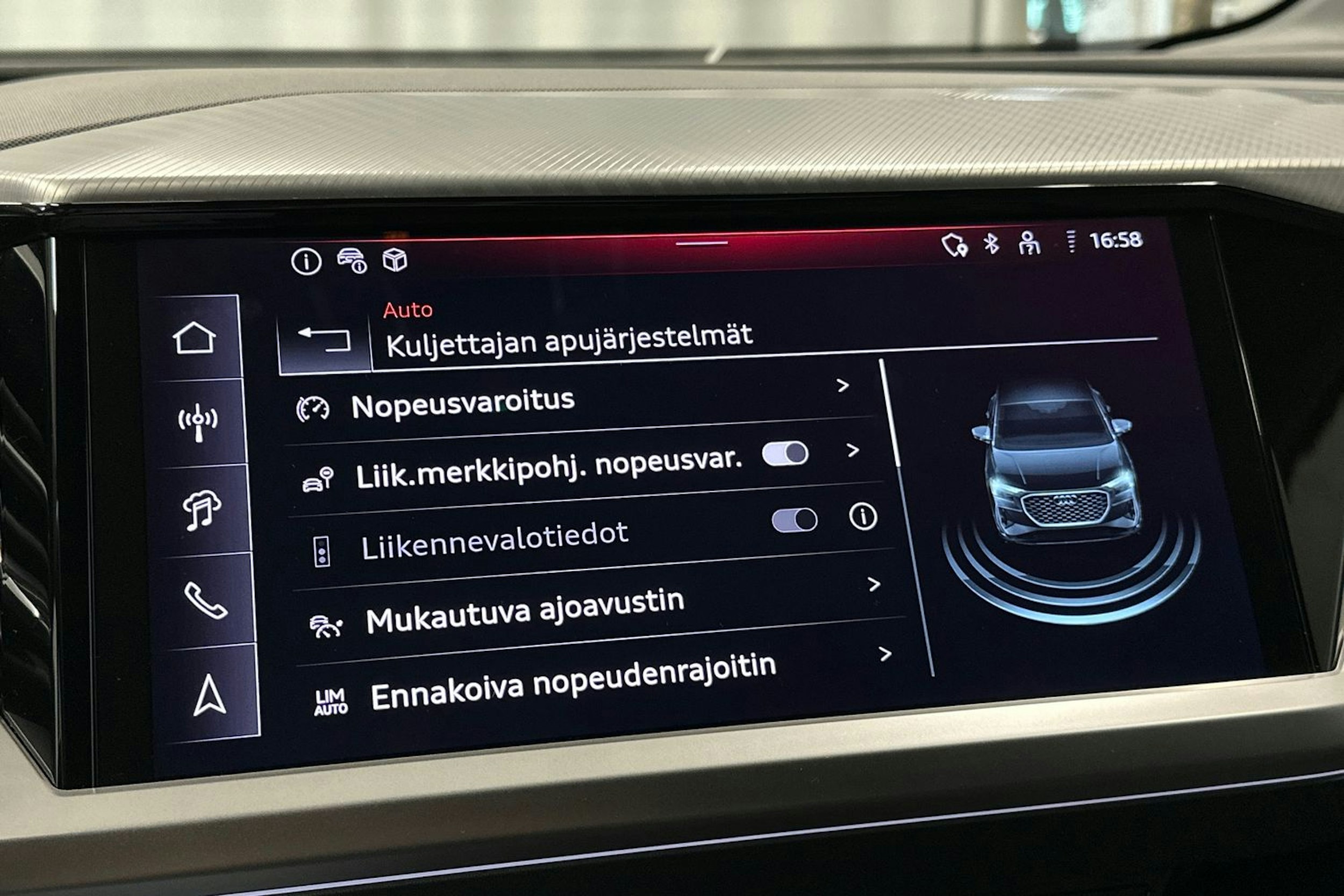 sininen Audi Q4 e-tron 2025 kuva 26.