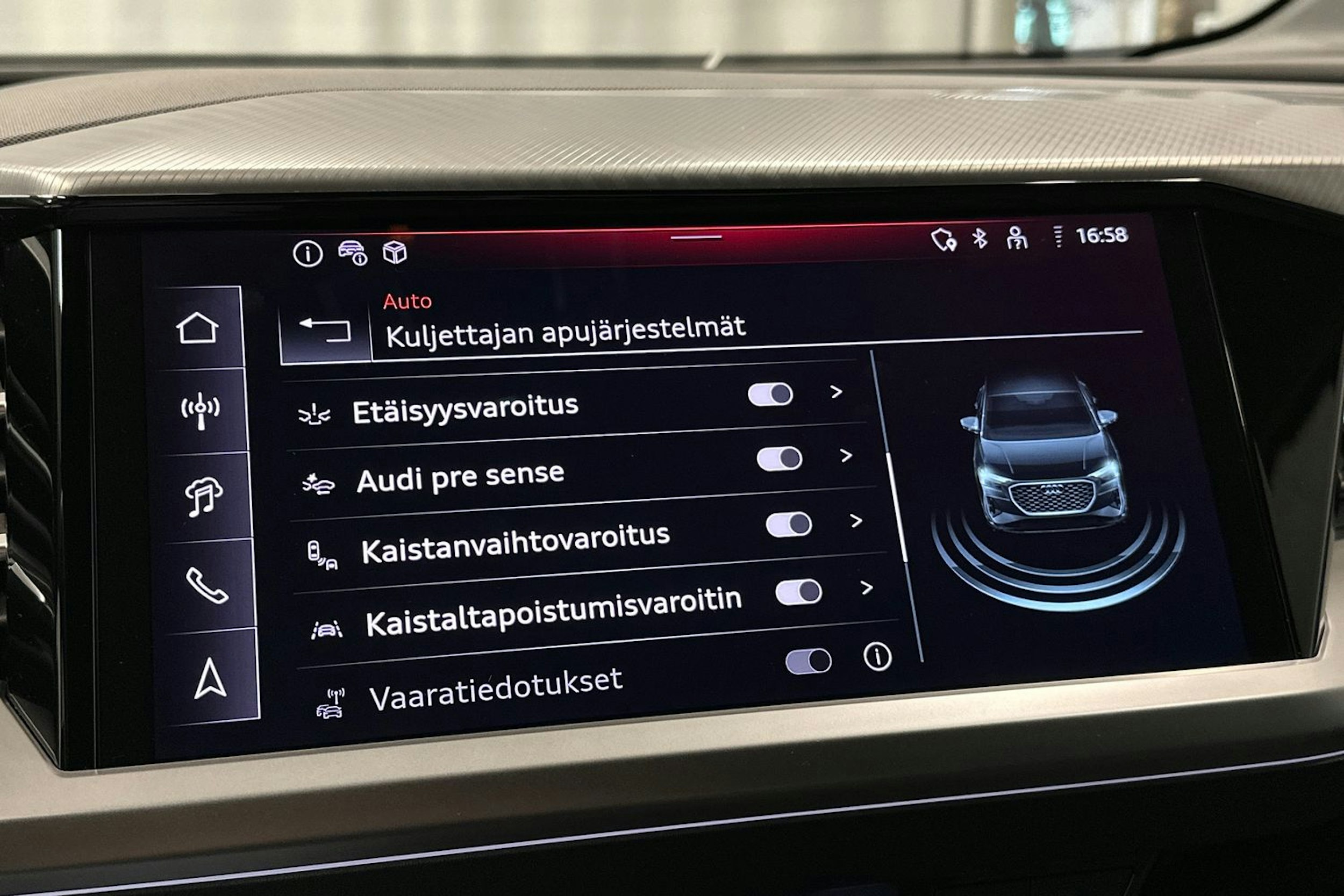 sininen Audi Q4 e-tron 2025 kuva 27.