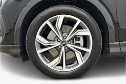 musta Audi Q4 e-tron 2025 kuva 11.