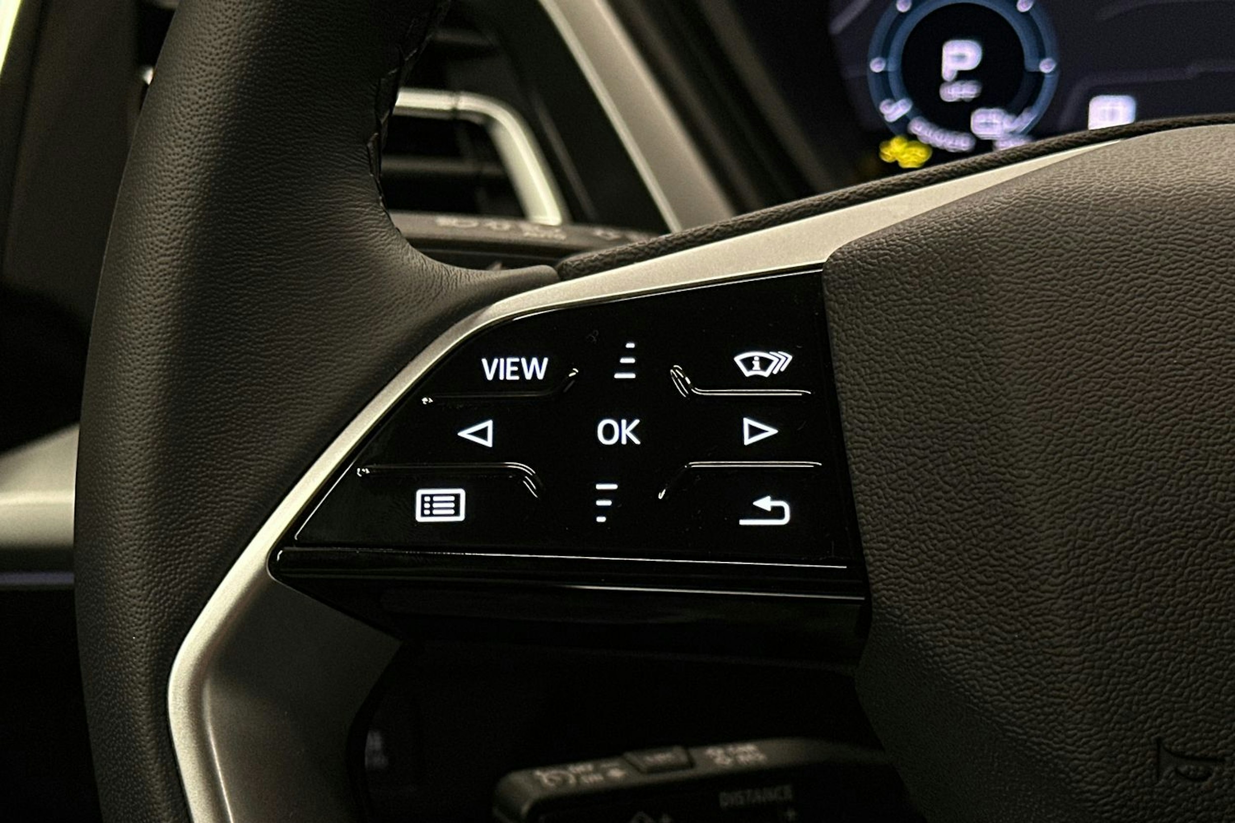 musta Audi Q4 e-tron 2025 kuva 20.