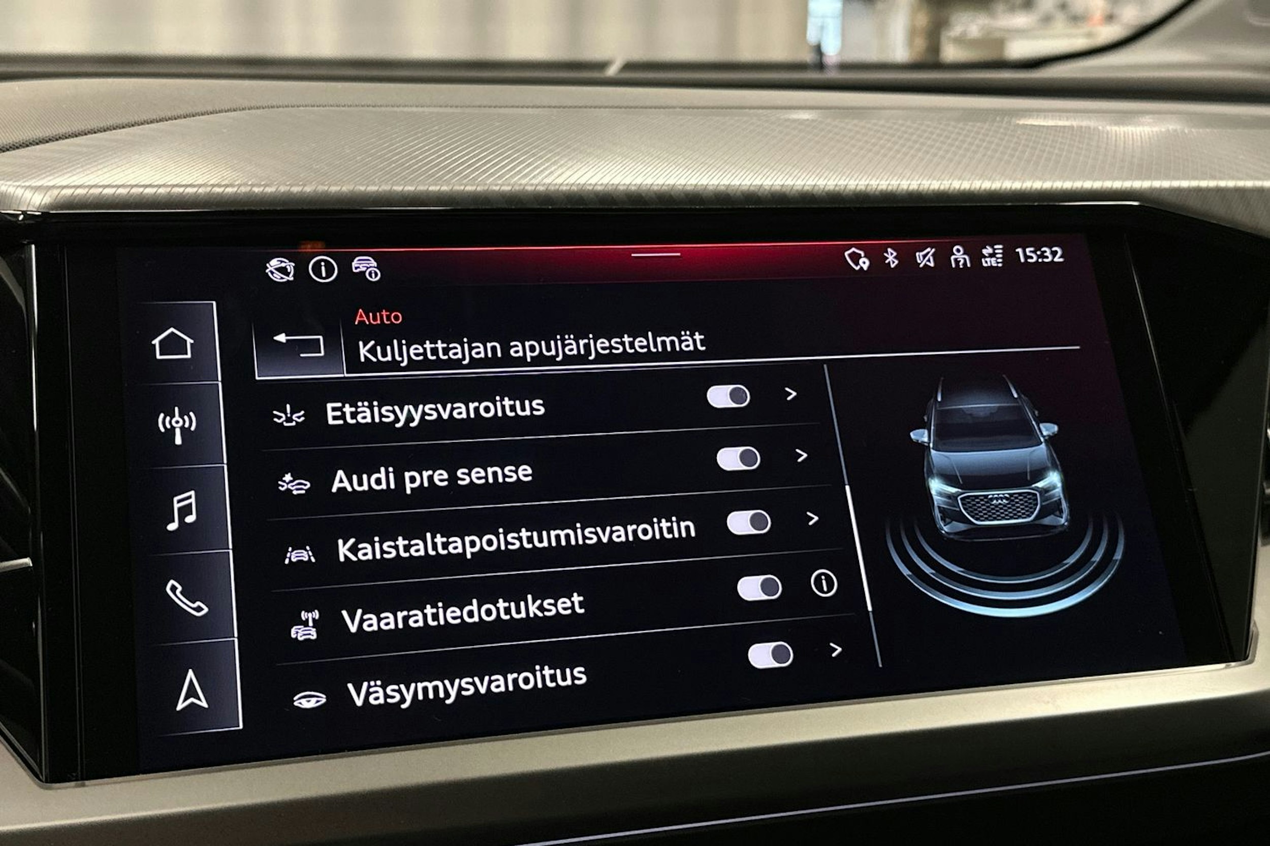 musta Audi Q4 e-tron 2025 kuva 30.