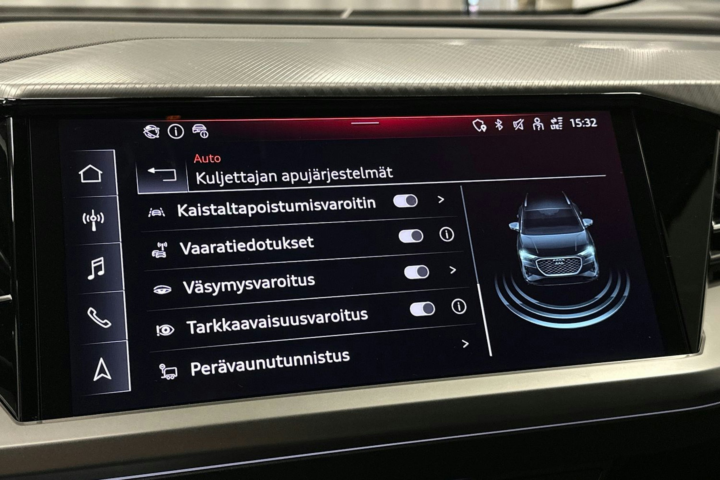 musta Audi Q4 e-tron 2025 kuva 31.