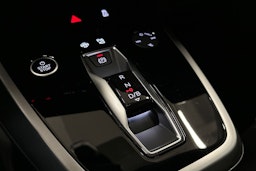 musta Audi Q4 e-tron 2025 kuva 33.