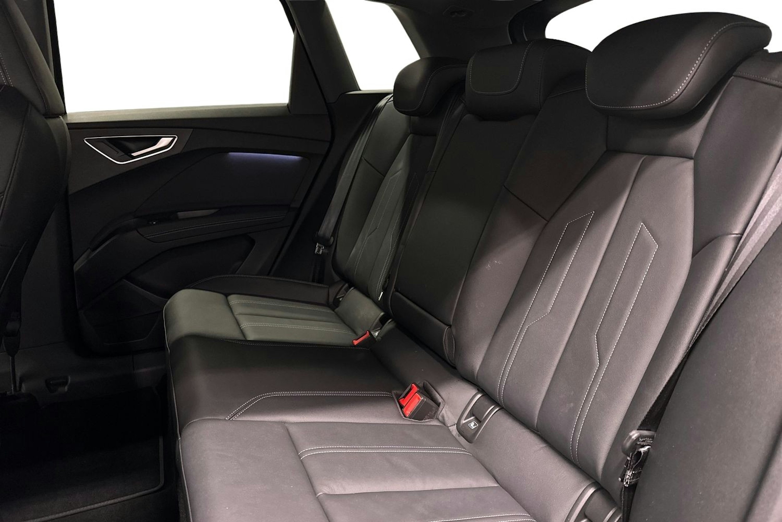 violetti Audi Q4 e-tron 2025 kuva 10.