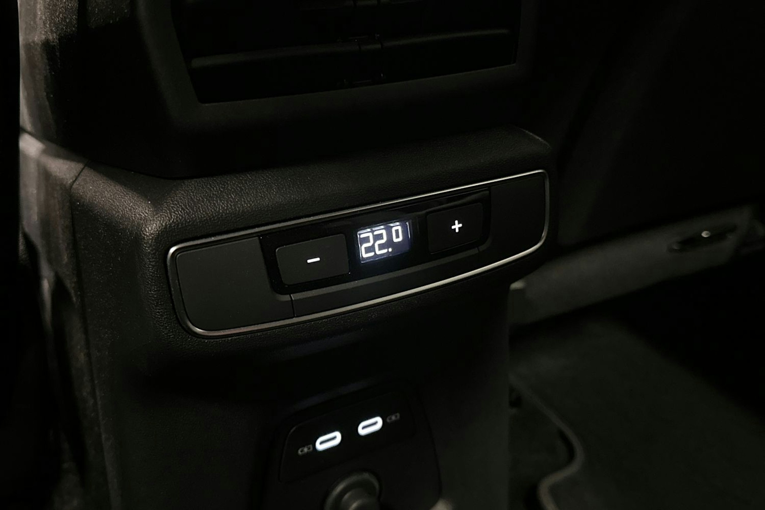 violetti Audi Q4 e-tron 2025 kuva 16.