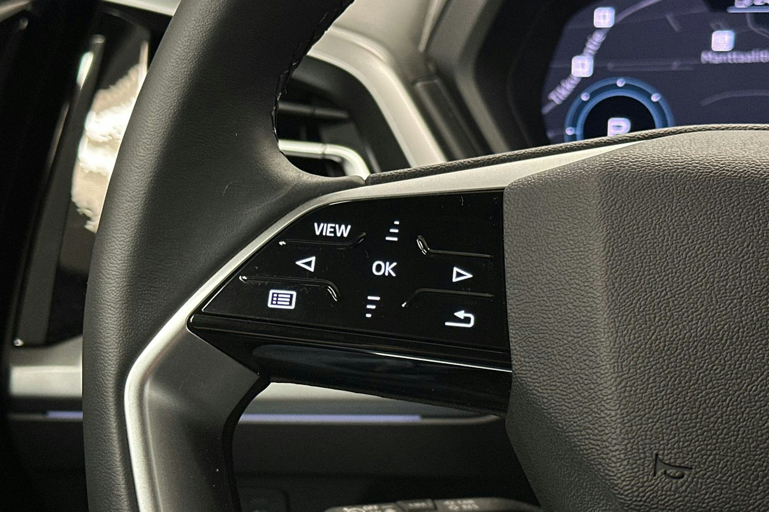 violetti Audi Q4 e-tron 2025 kuva 19.