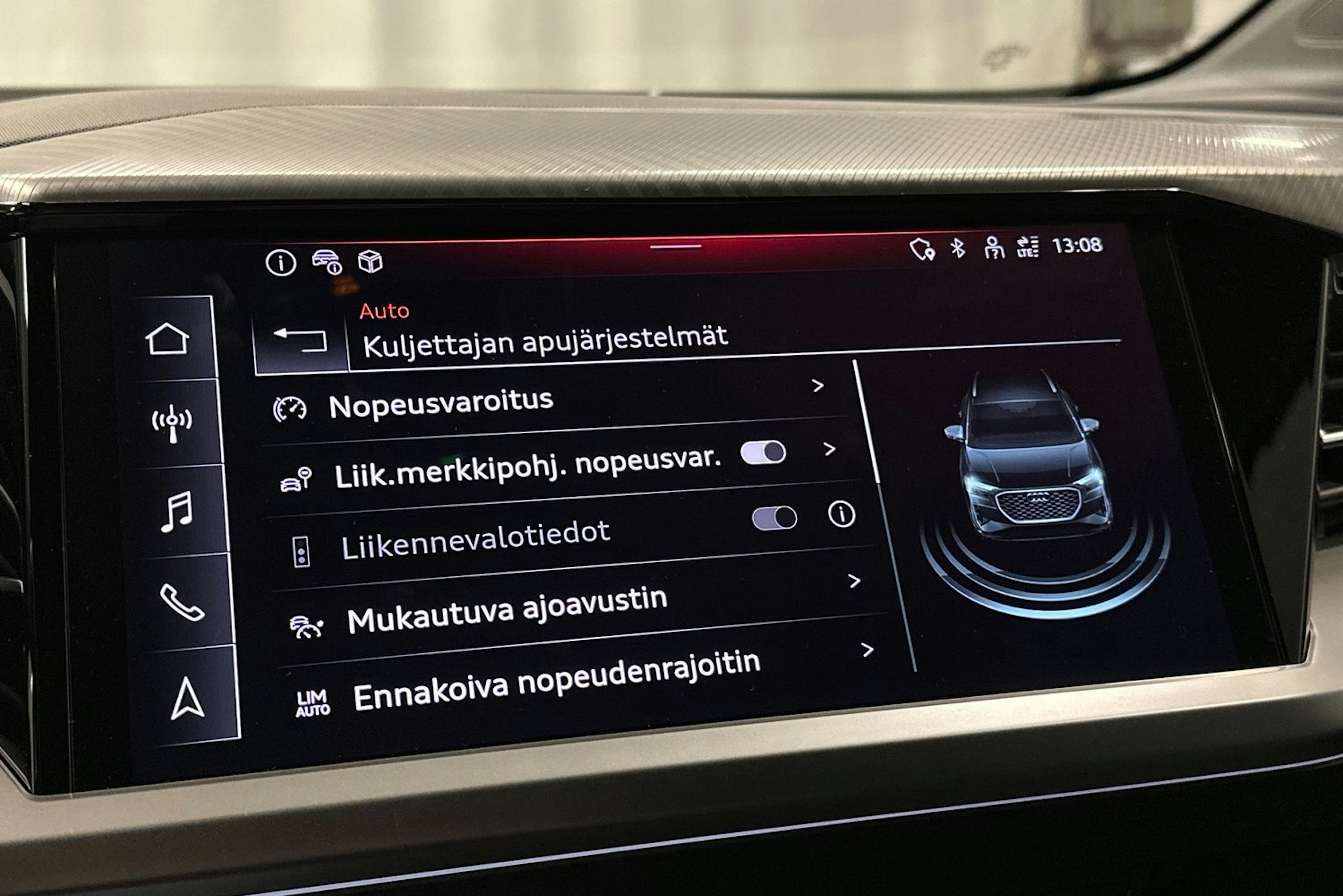 violetti Audi Q4 e-tron 2025 kuva 27.