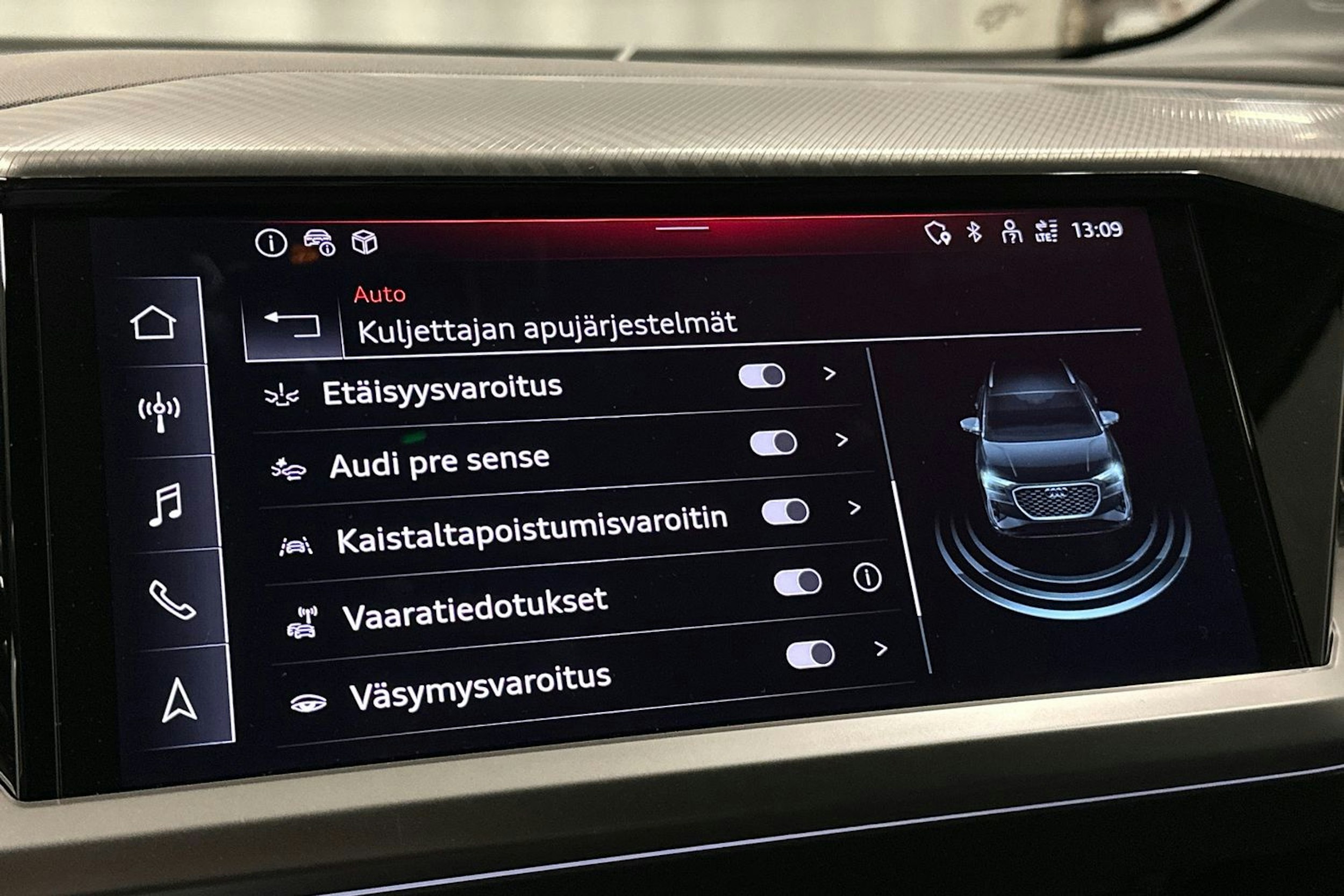violetti Audi Q4 e-tron 2025 kuva 28.