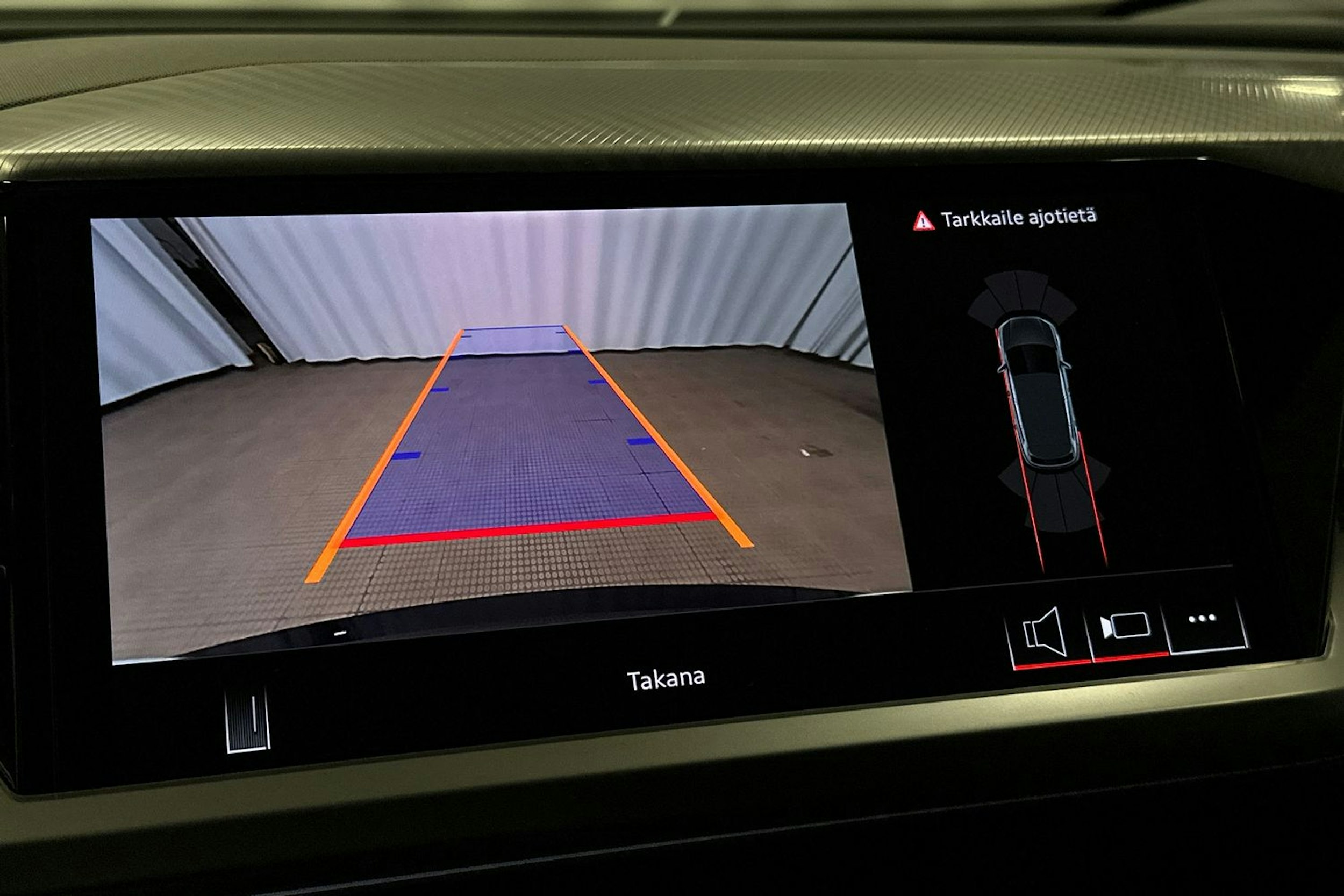 violetti Audi Q4 e-tron 2025 kuva 30.