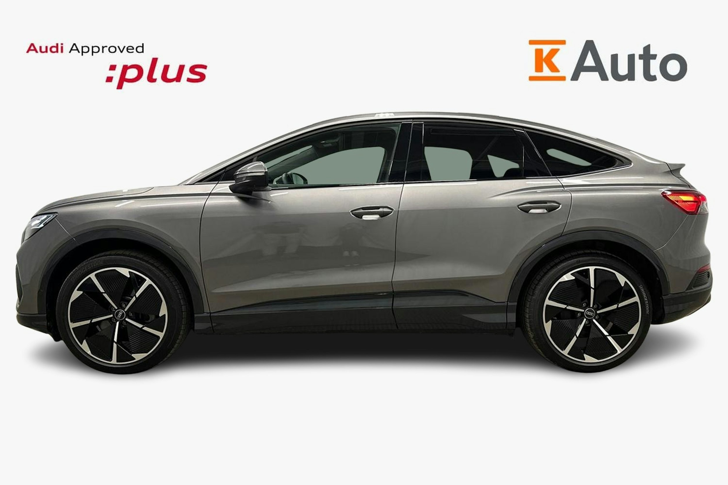 harmaa Audi Q4 e-tron 2025 kuva 6.