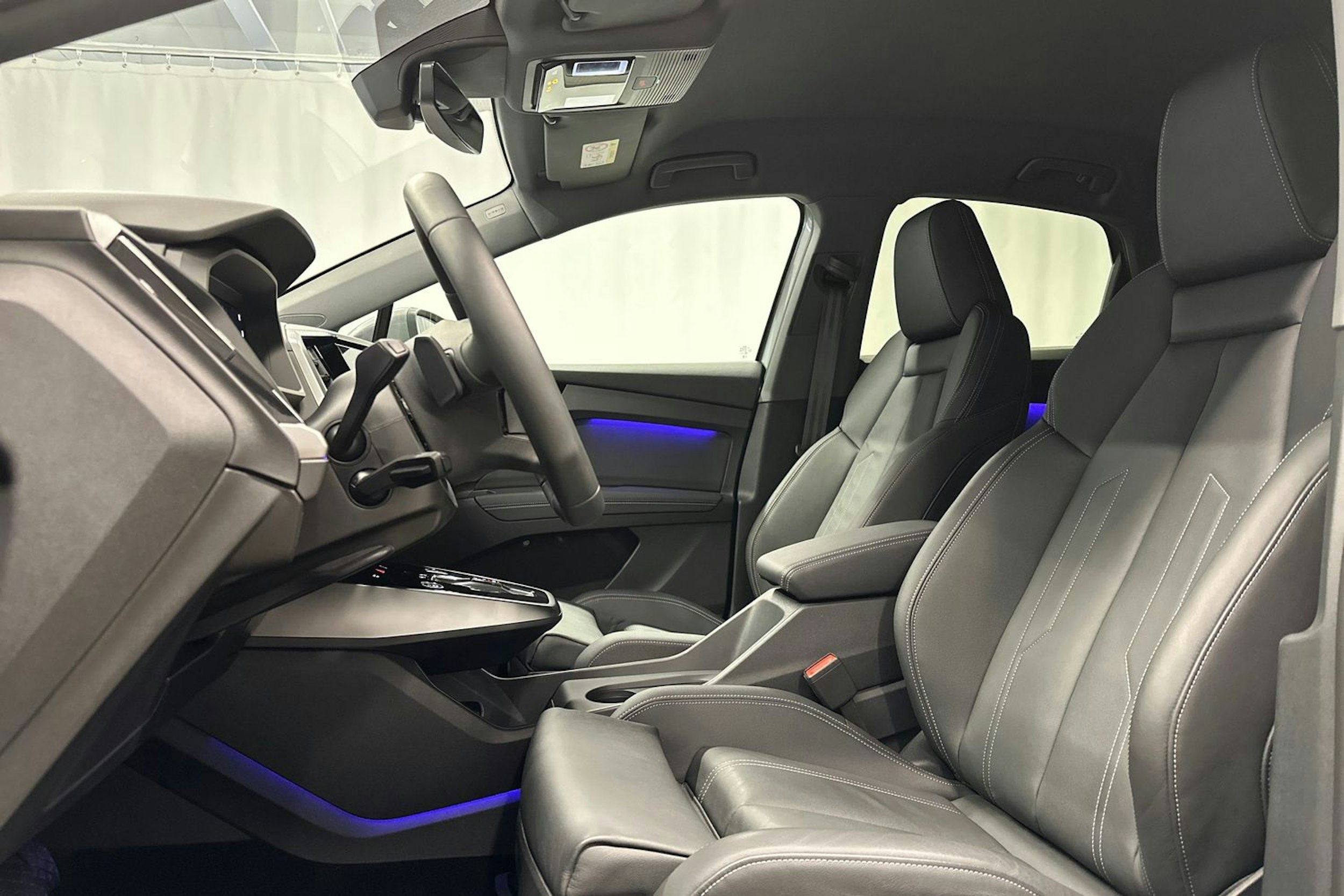 harmaa Audi Q4 e-tron 2025 kuva 13.