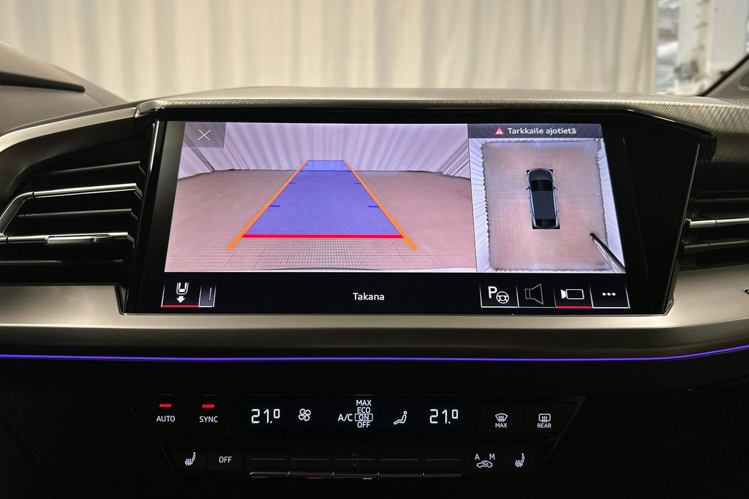harmaa Audi Q4 e-tron 2025 kuva 27.