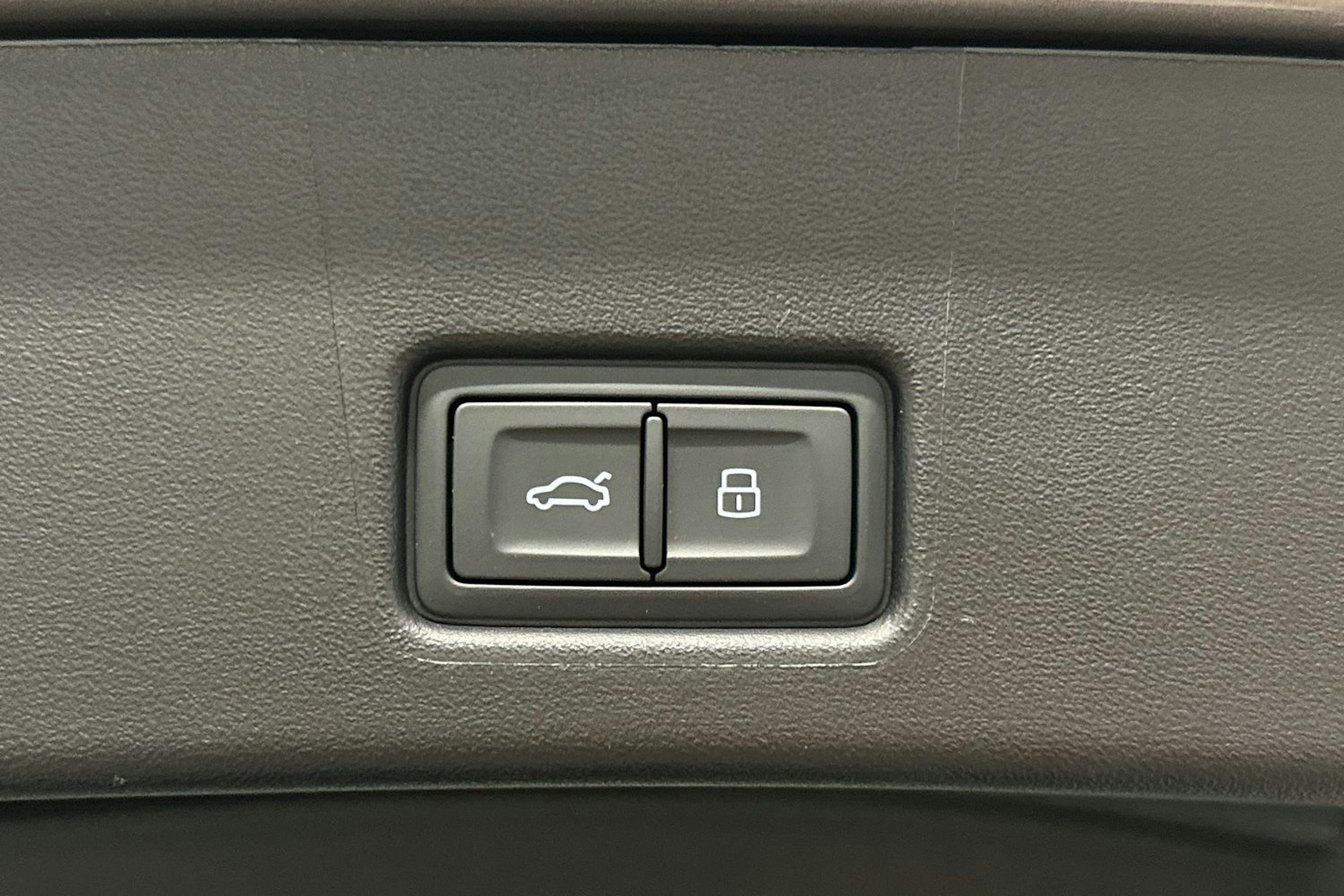 harmaa Audi Q4 e-tron 2025 kuva 31.