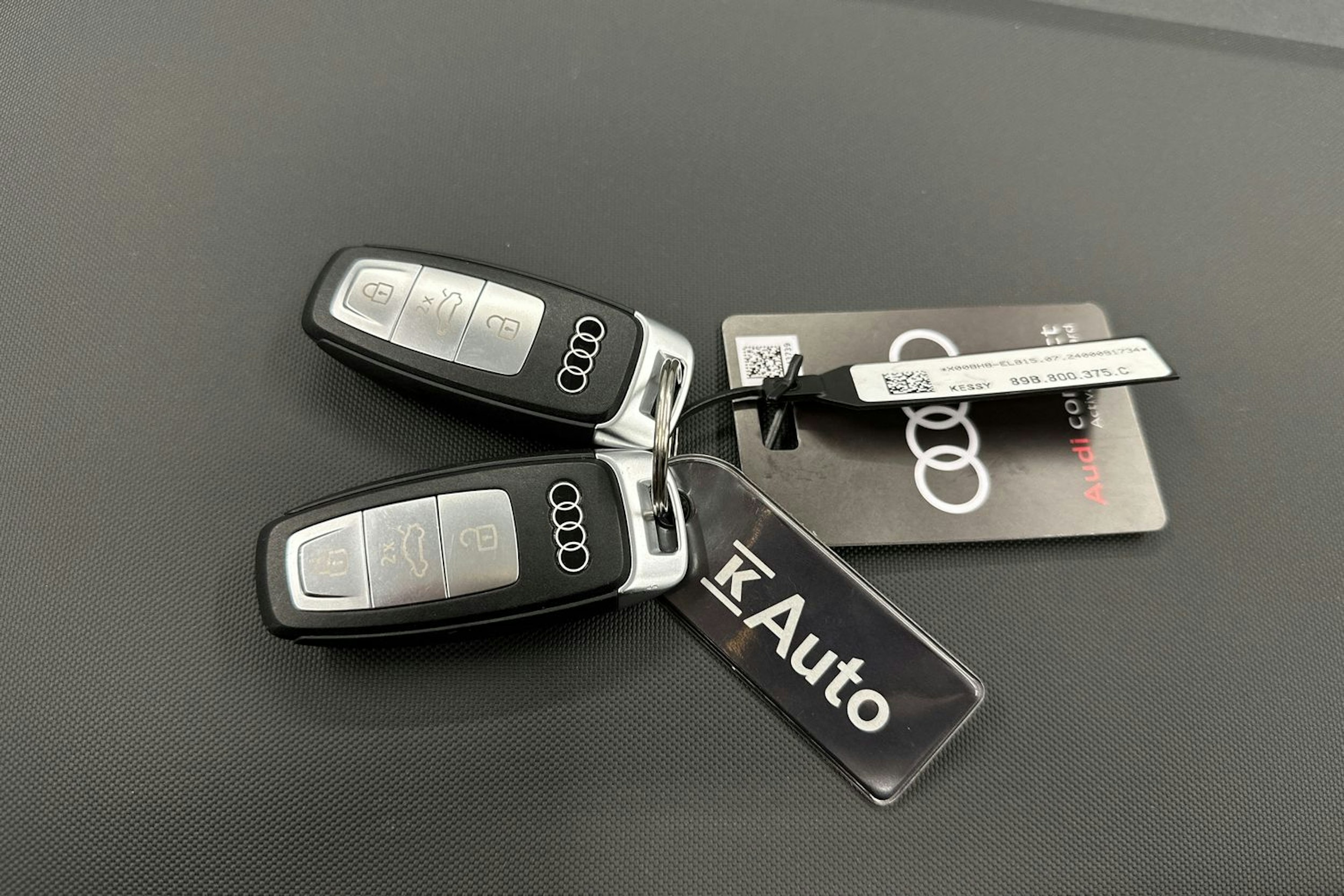 harmaa Audi Q4 e-tron 2025 kuva 32.