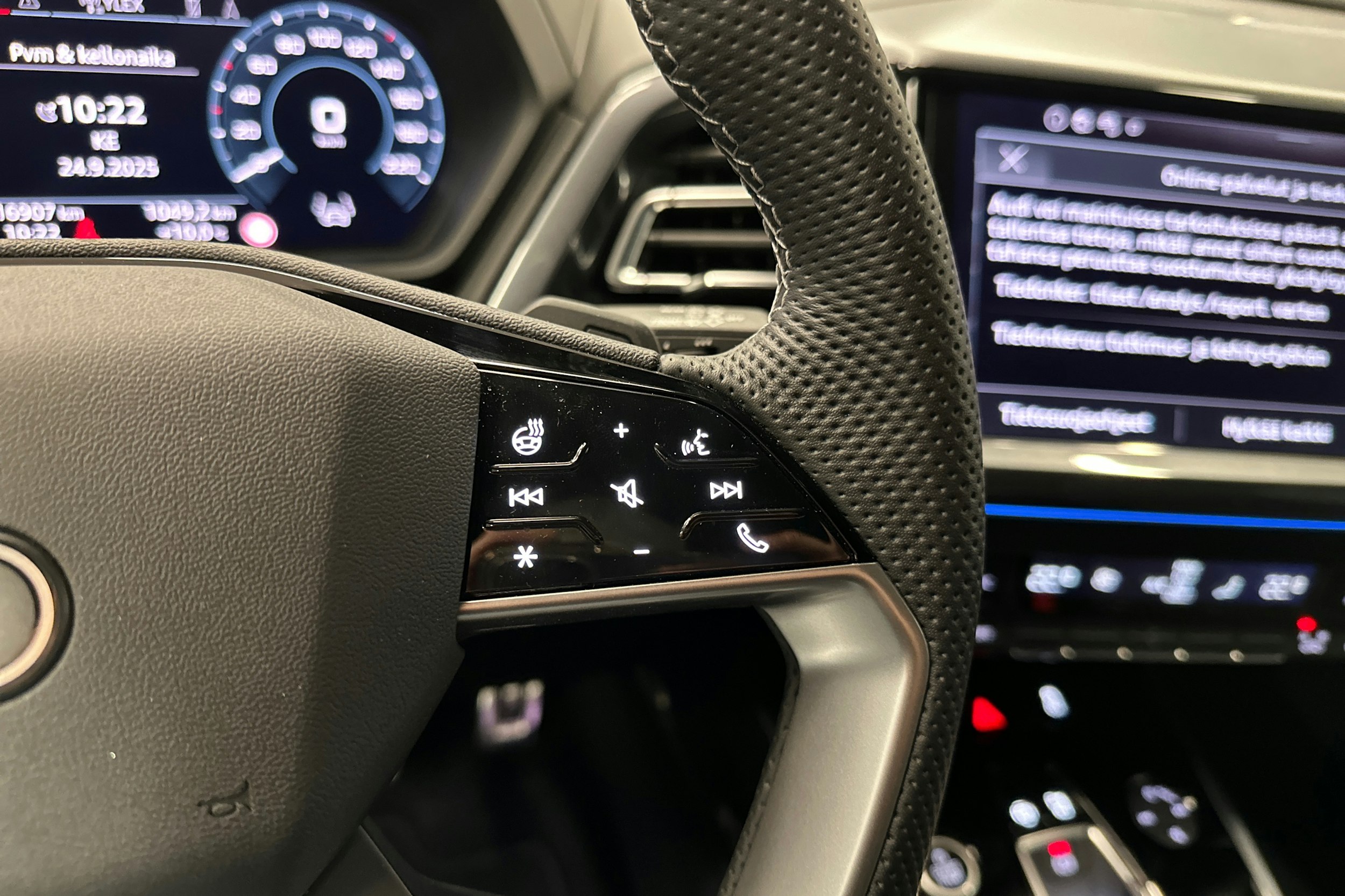 violetti Audi Q4 e-tron 2025 kuva 14.