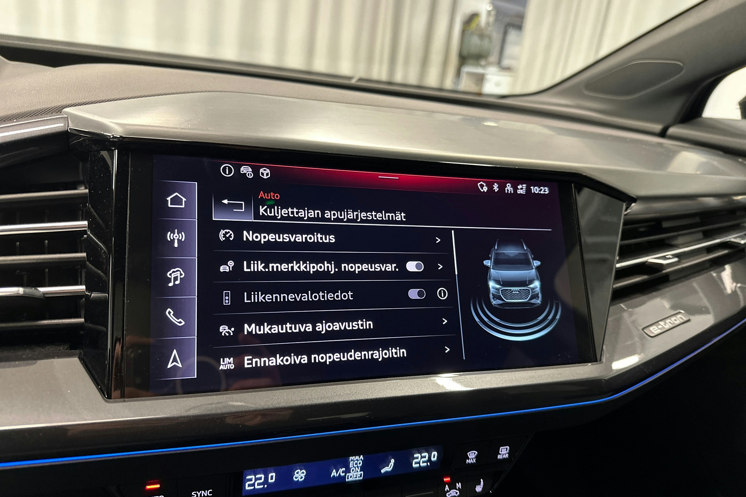 violetti Audi Q4 e-tron 2025 kuva 20.