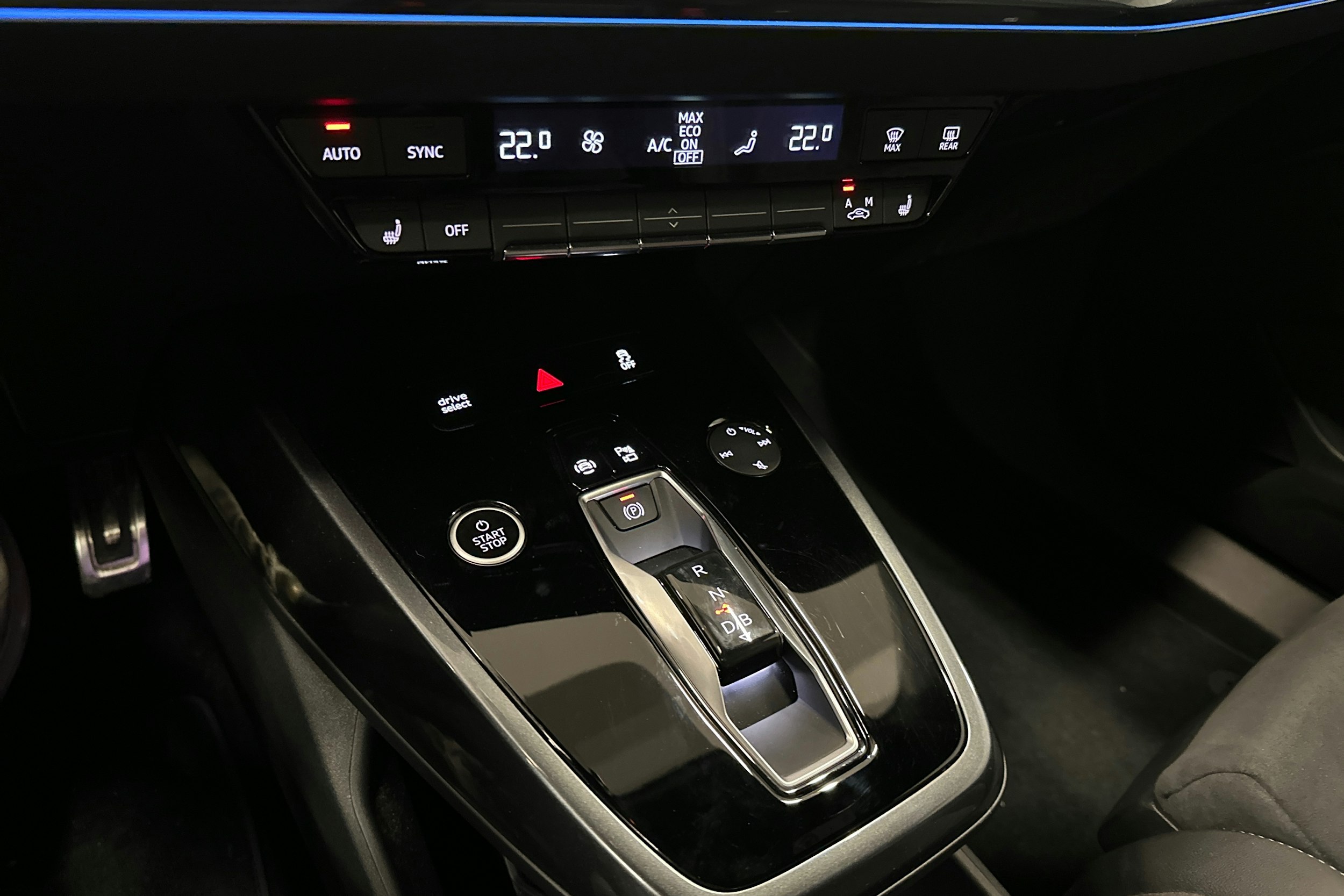 violetti Audi Q4 e-tron 2025 kuva 24.