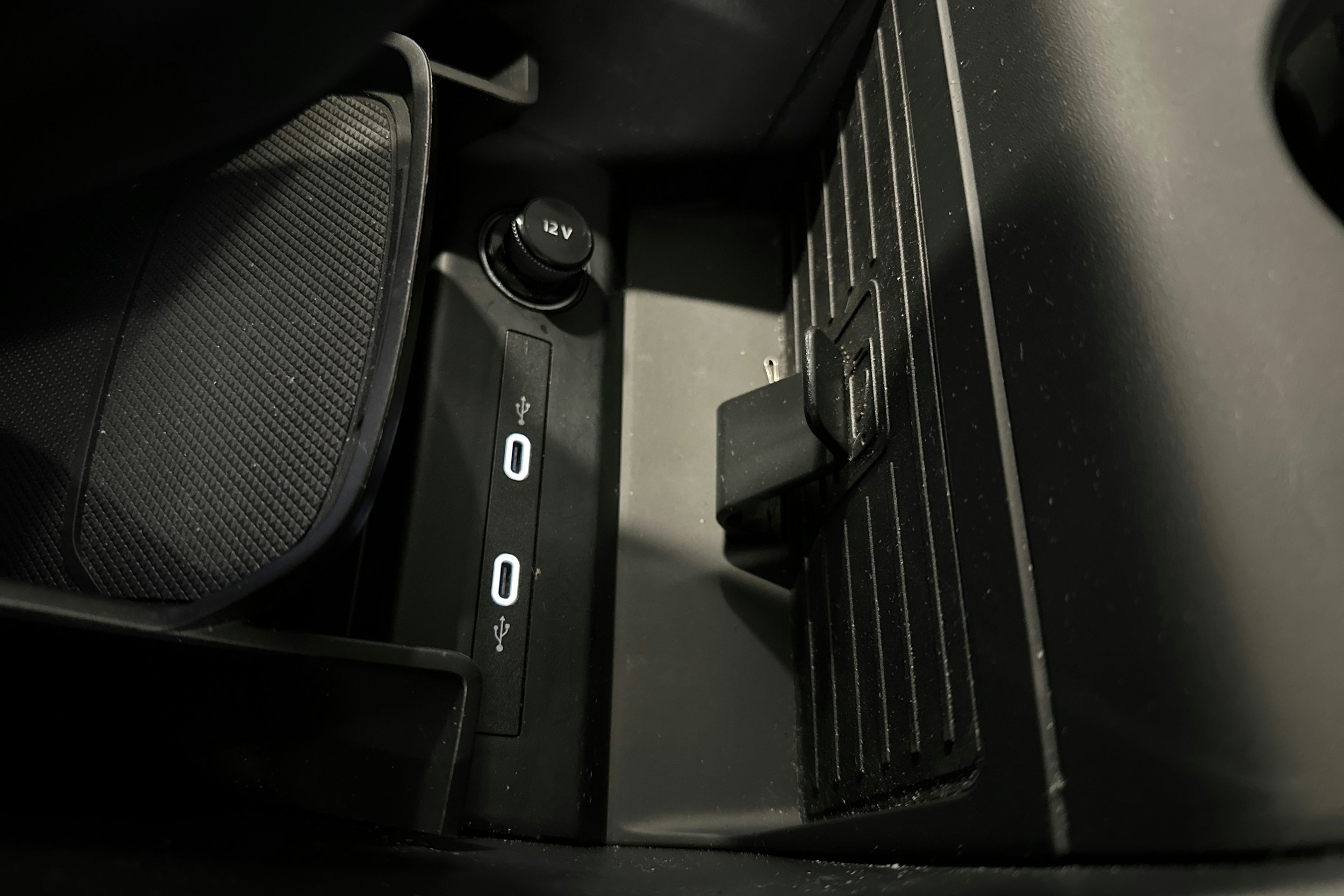 violetti Audi Q4 e-tron 2025 kuva 25.