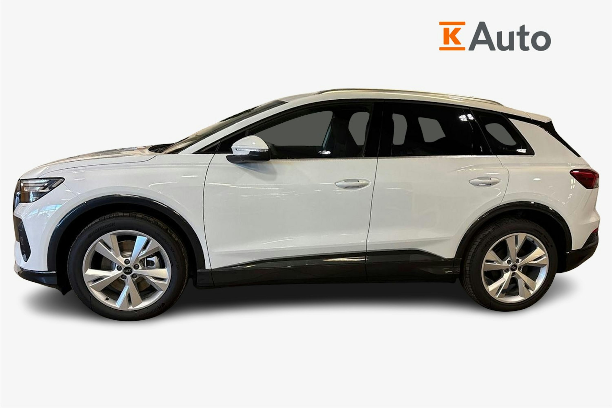 met. valkoinen Audi Q4 e-tron 2025 kuva 5.