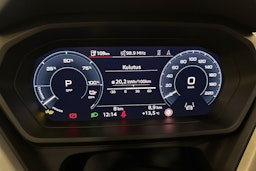 met. valkoinen Audi Q4 e-tron 2025 kuva 12.
