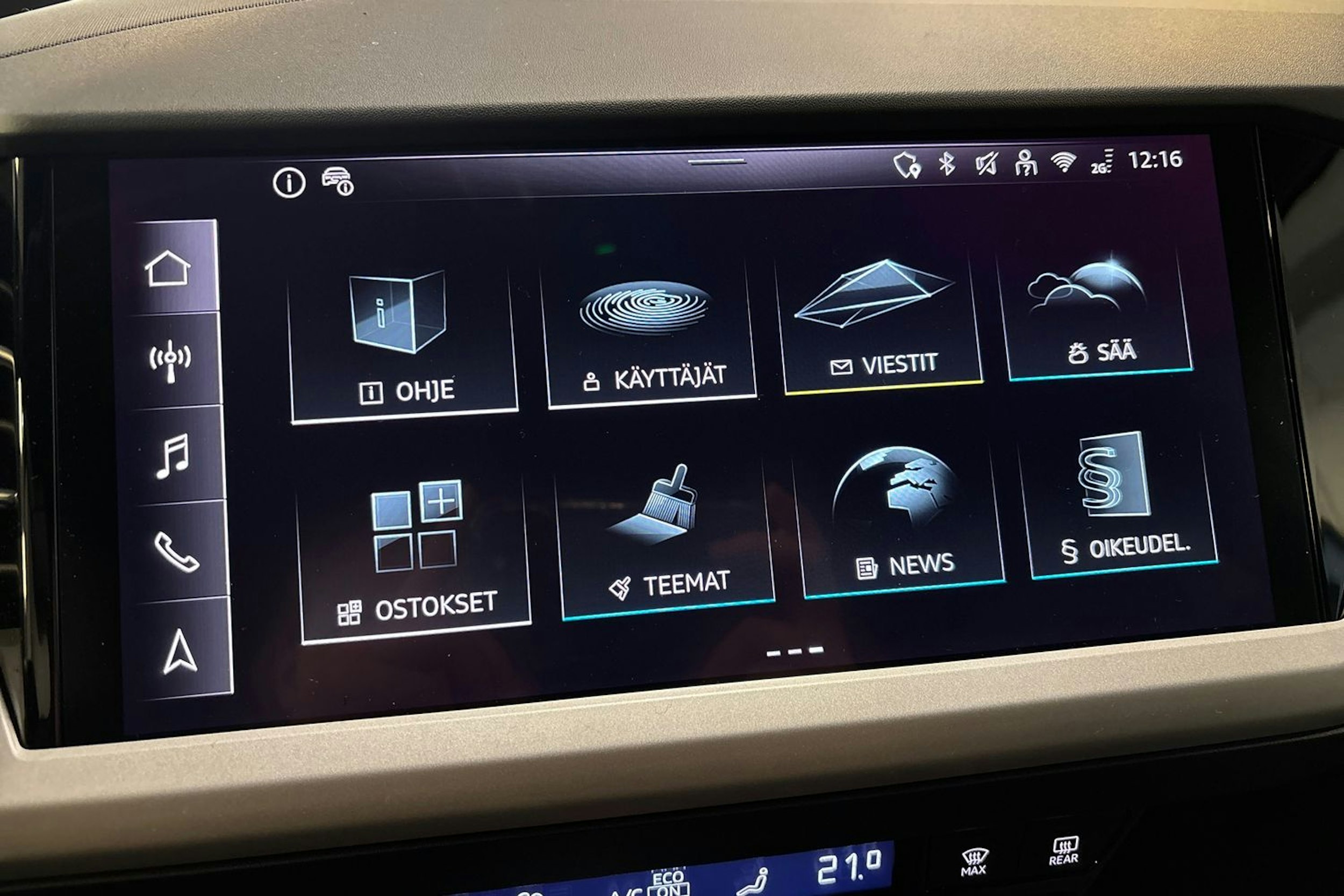 met. valkoinen Audi Q4 e-tron 2025 kuva 20.