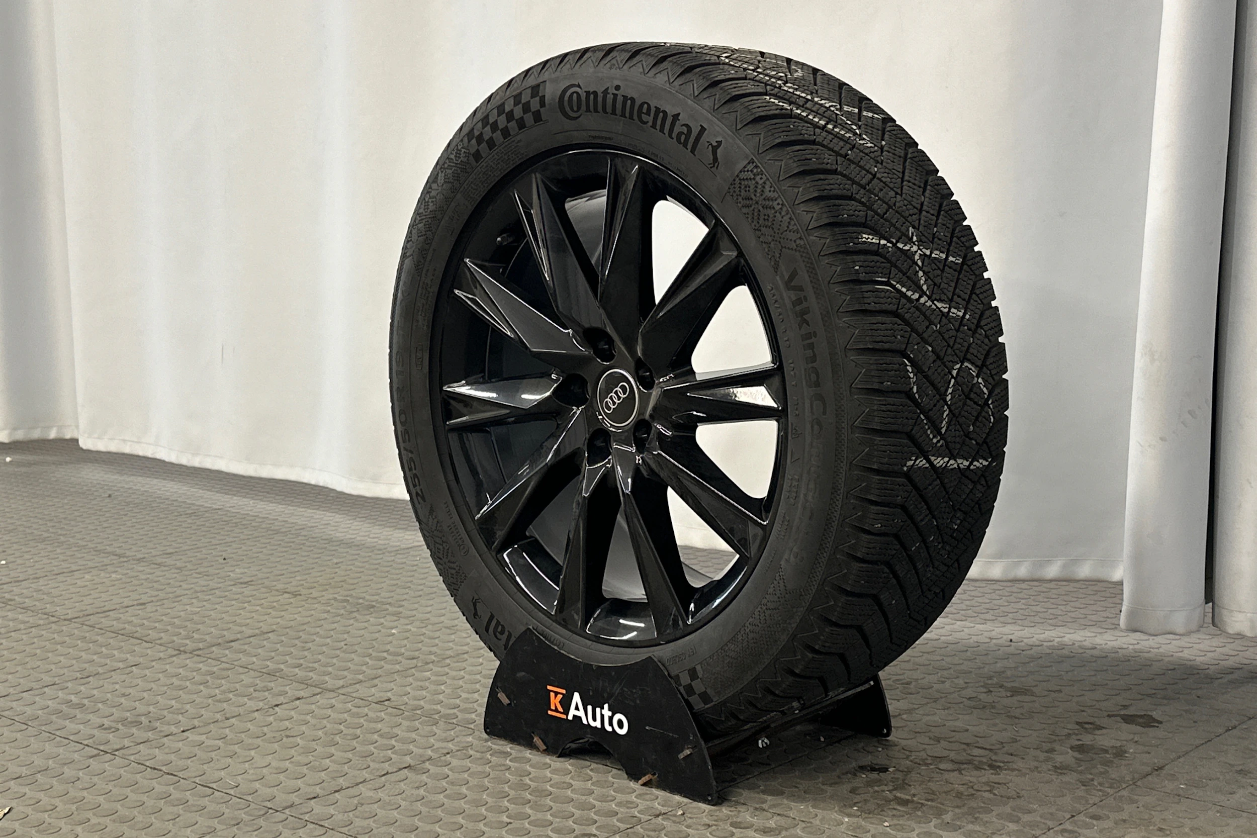 vihreä Audi Q4 e-tron 2025 kuva 10.
