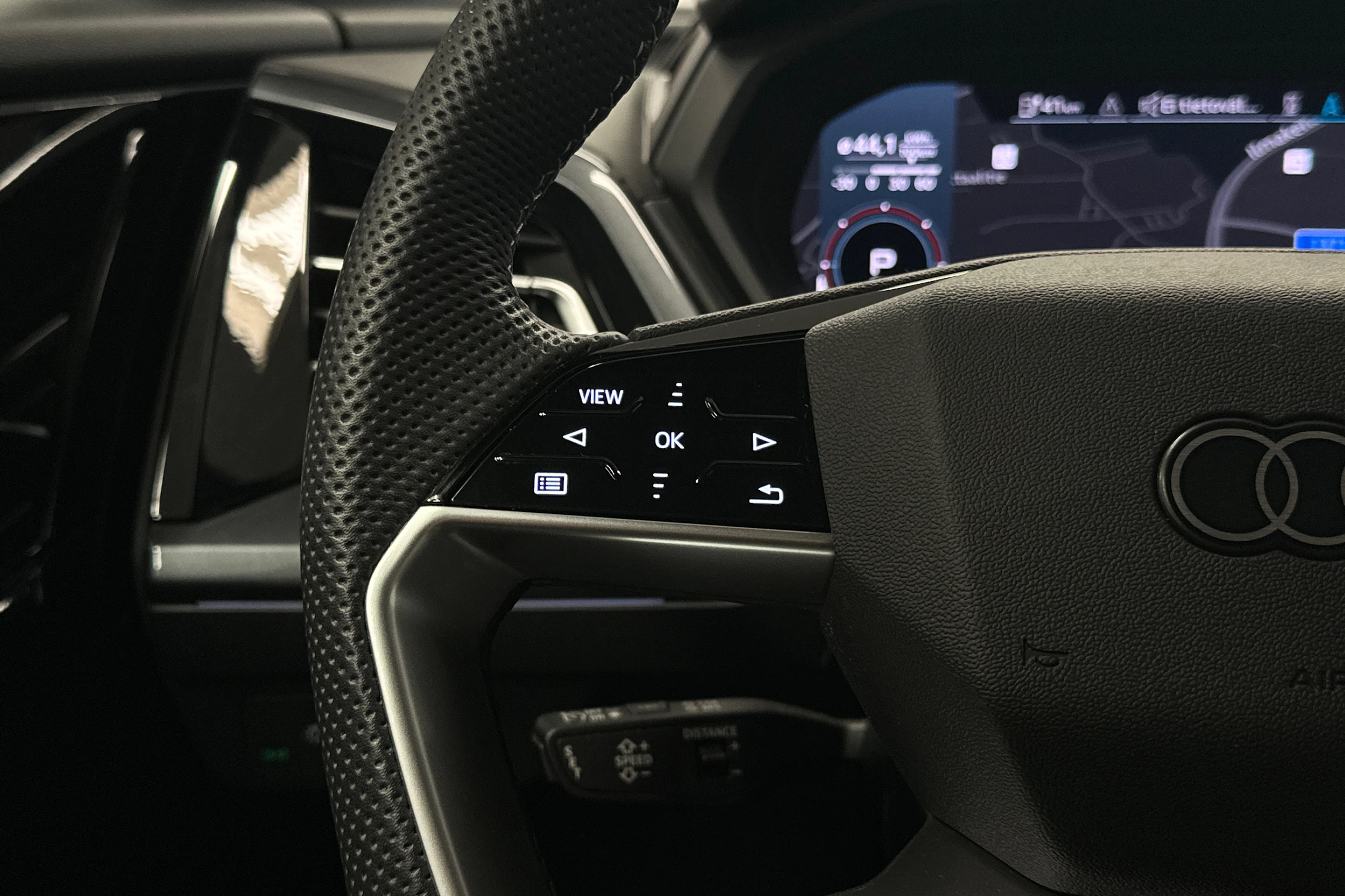 vihreä Audi Q4 e-tron 2025 kuva 16.