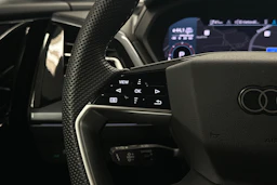 vihreä Audi Q4 e-tron 2025 kuva 16.
