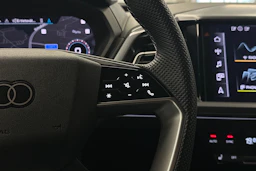 vihreä Audi Q4 e-tron 2025 kuva 17.