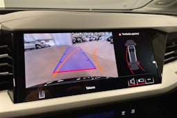 Musta Audi Q4 e-tron 2025 kuva 13.