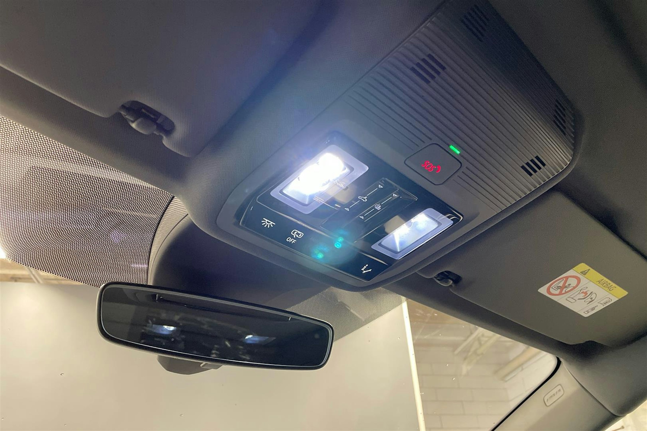 Musta Audi Q4 e-tron 2025 kuva 15.