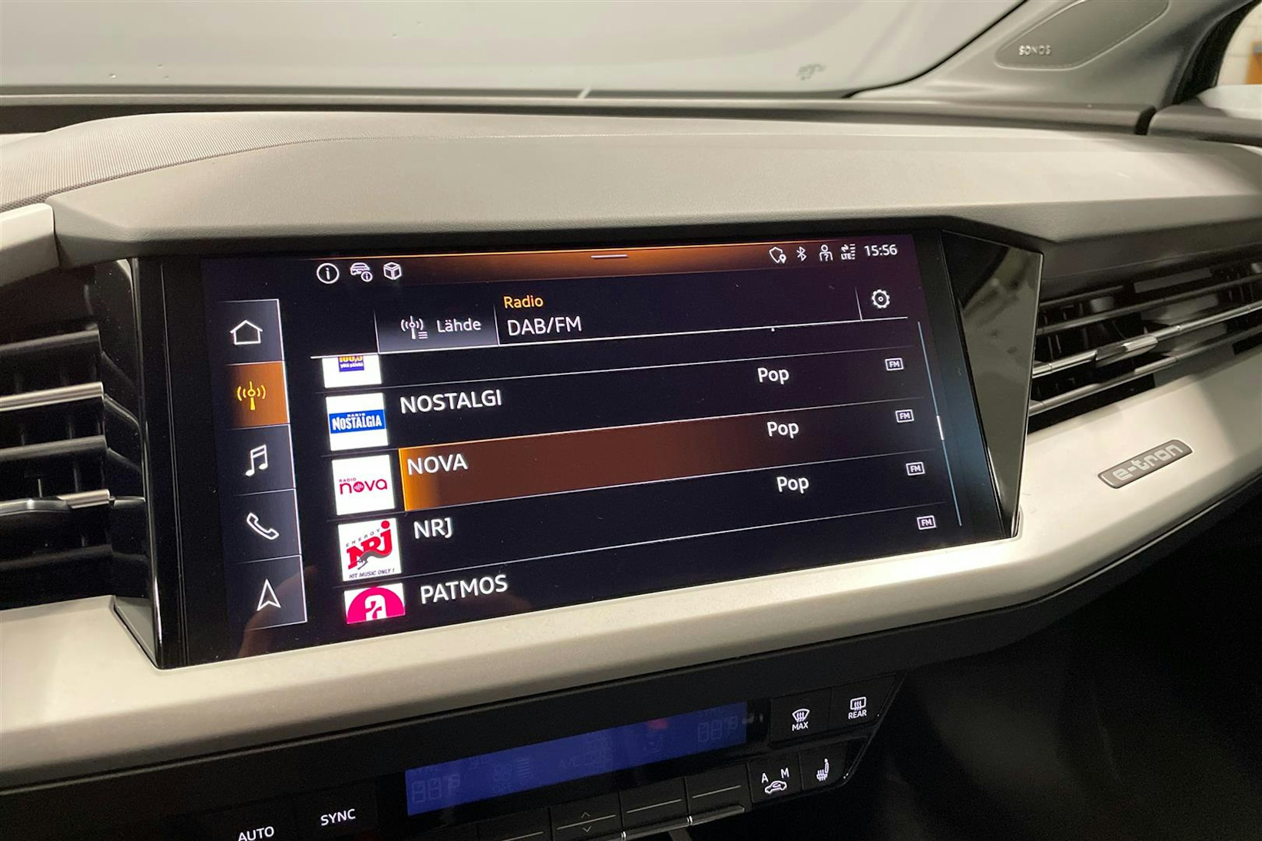 Musta Audi Q4 e-tron 2025 kuva 16.