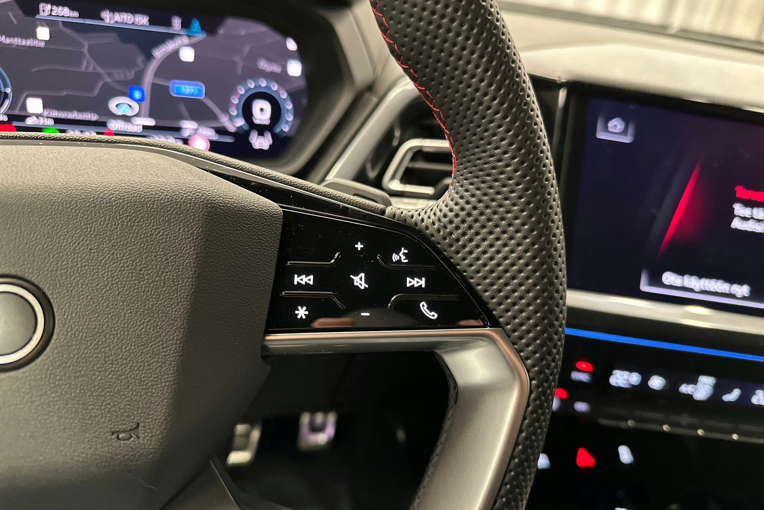 harmaa Audi Q4 e-tron 2025 kuva 14.