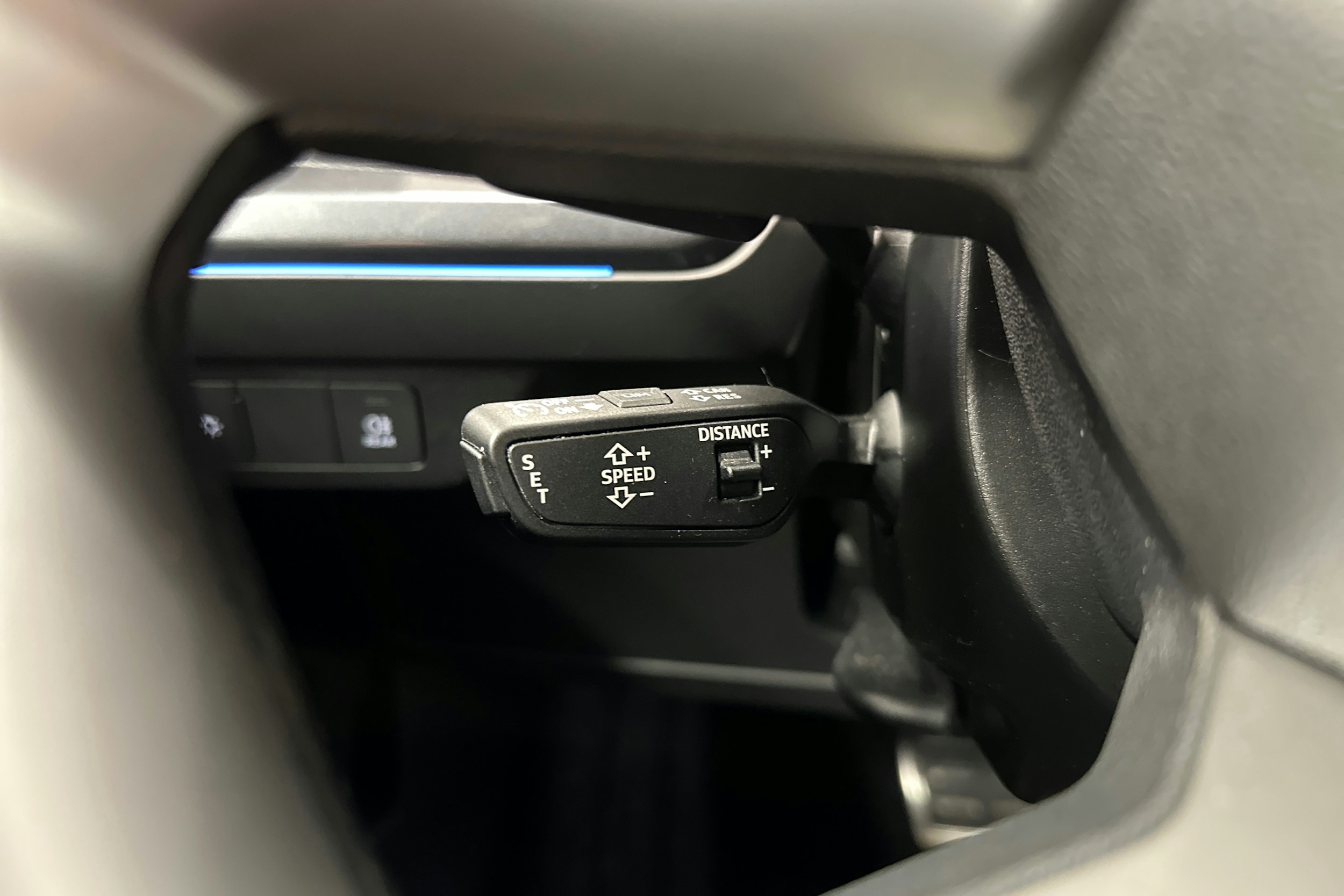 harmaa Audi Q4 e-tron 2025 kuva 15.