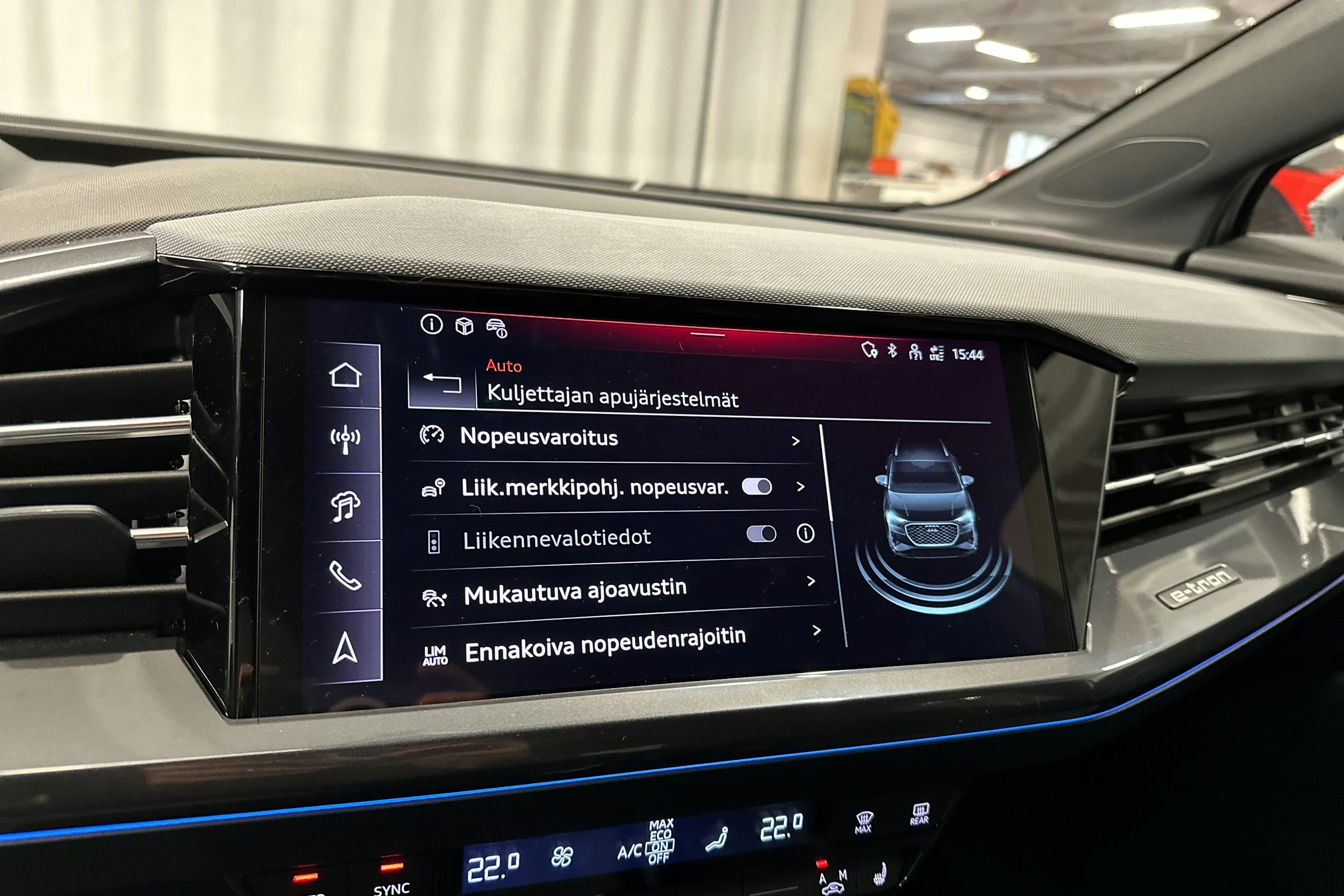 harmaa Audi Q4 e-tron 2025 kuva 24.