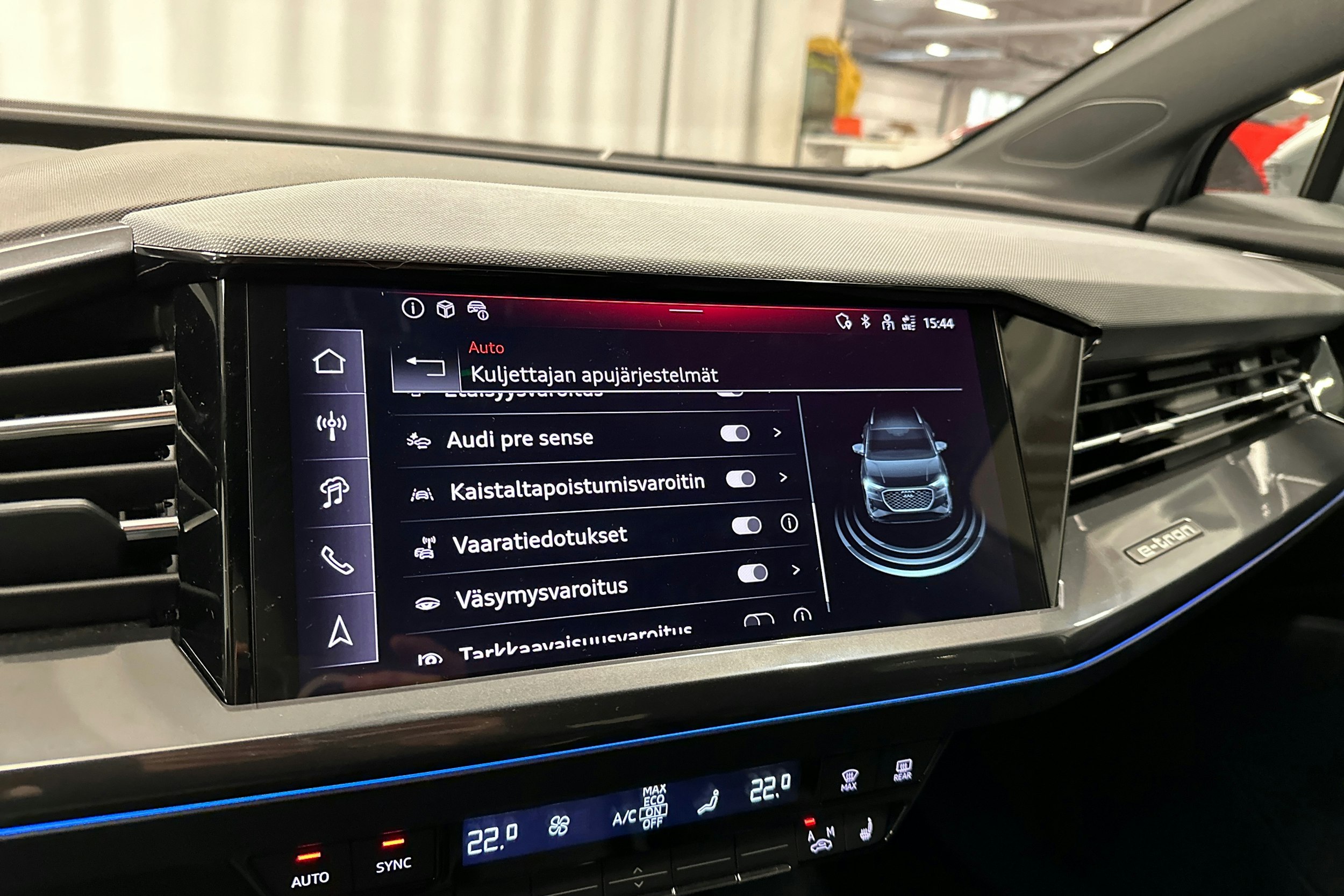 harmaa Audi Q4 e-tron 2025 kuva 25.