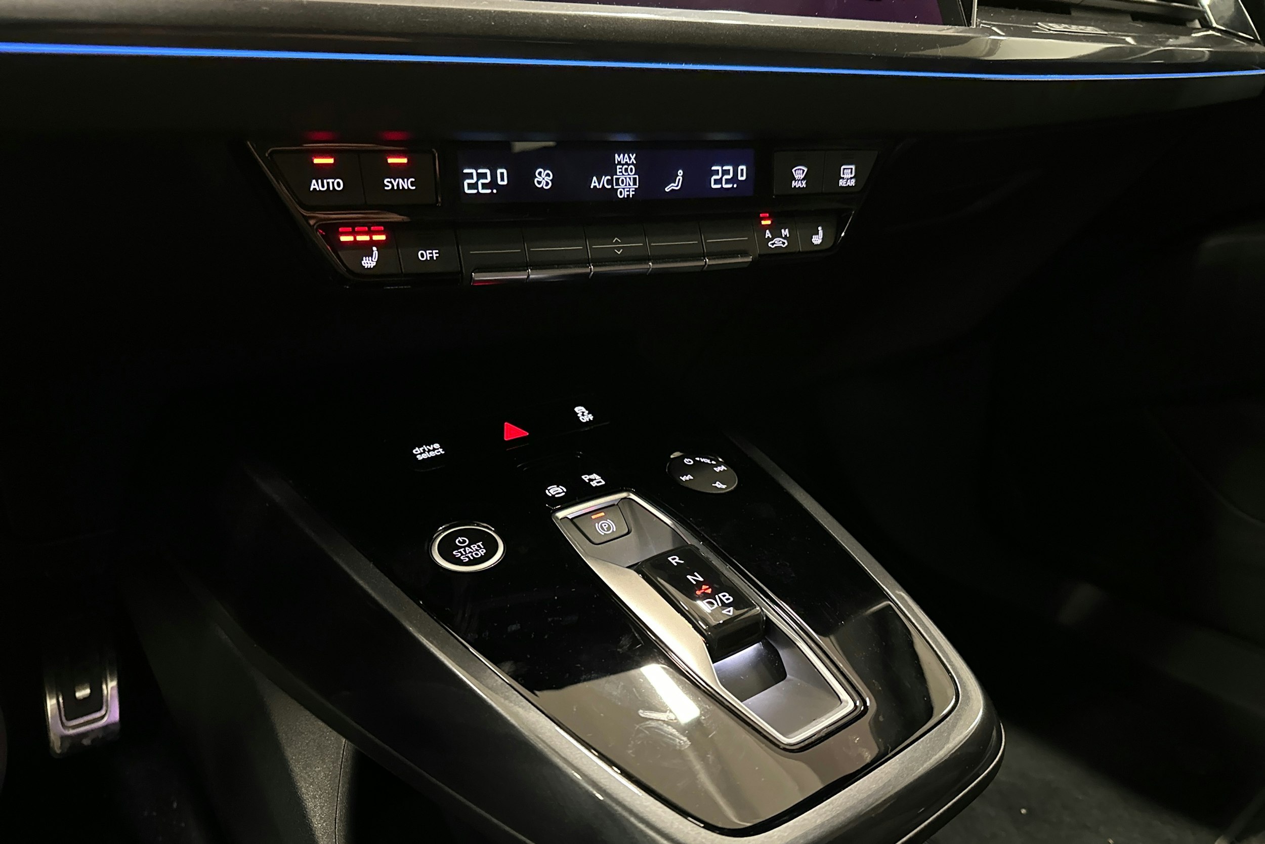 harmaa Audi Q4 e-tron 2025 kuva 28.