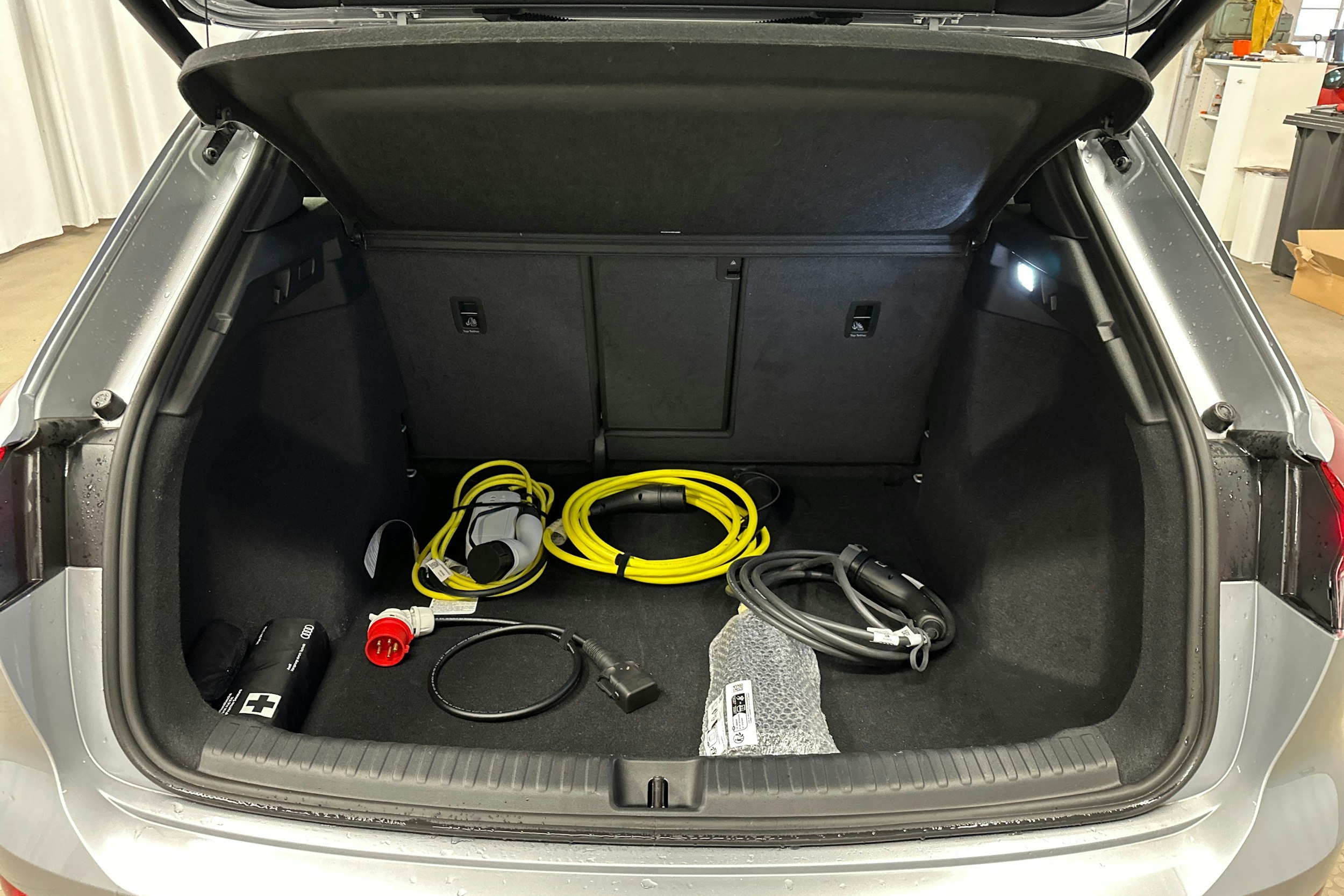 harmaa Audi Q4 e-tron 2025 kuva 30.