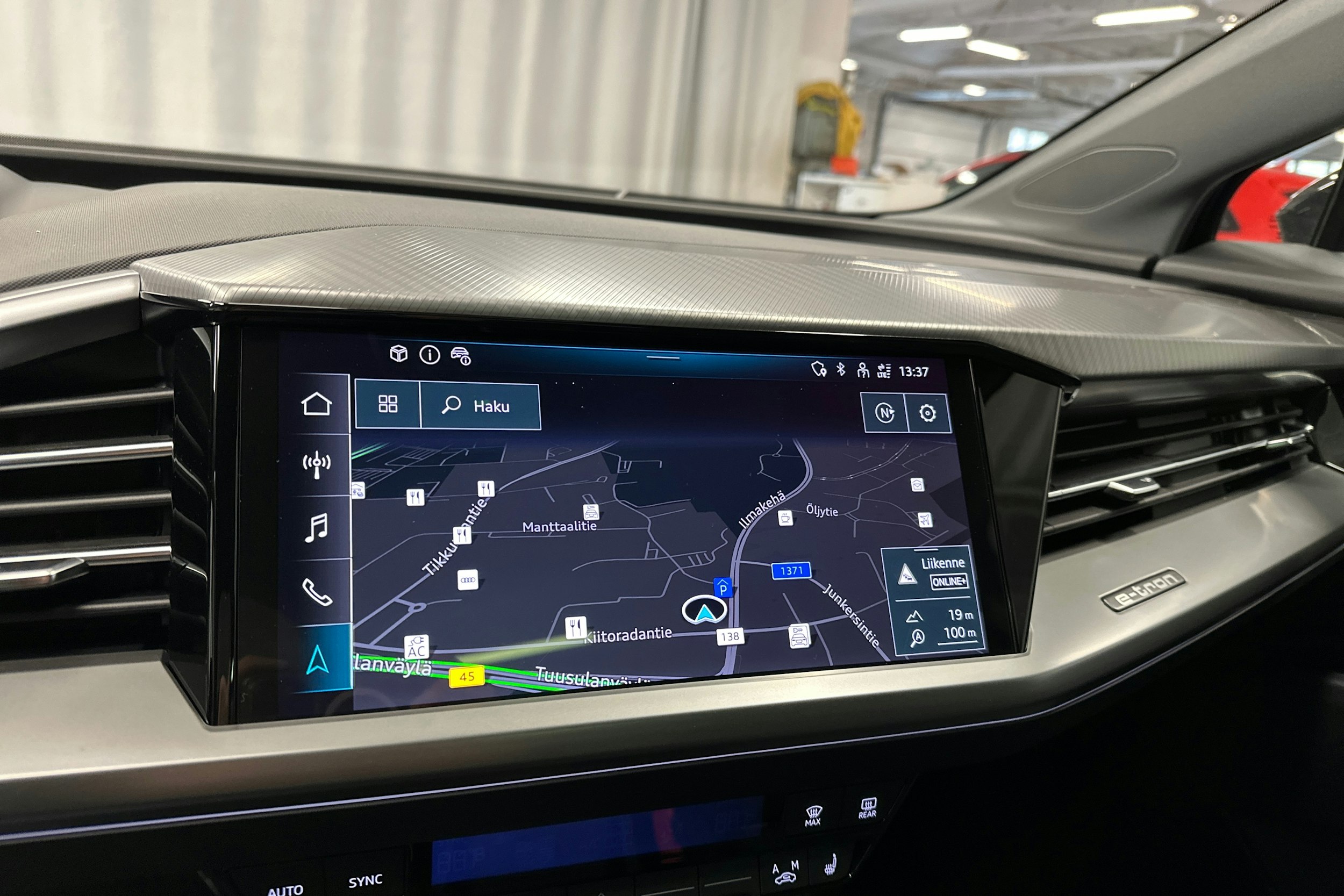 musta Audi Q4 e-tron 2025 kuva 22.