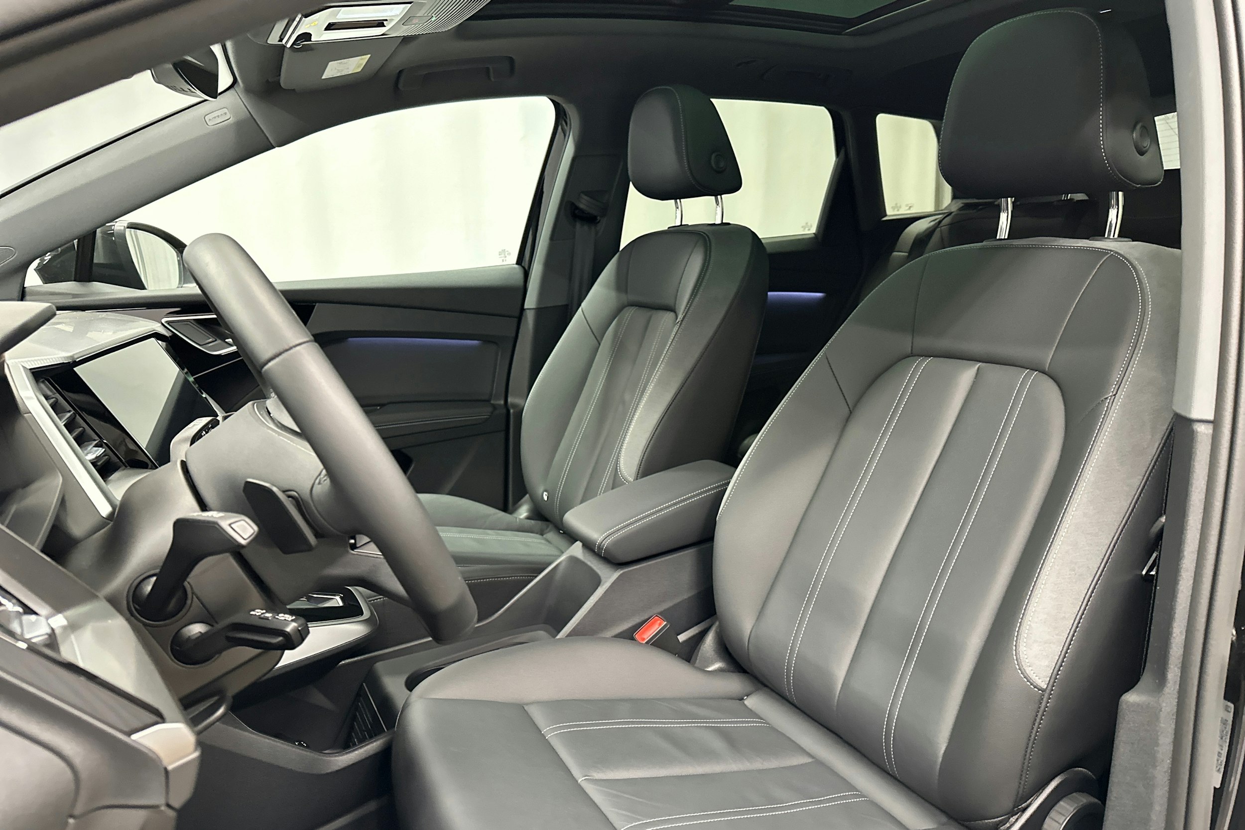 musta Audi Q4 e-tron 2025 kuva 25.