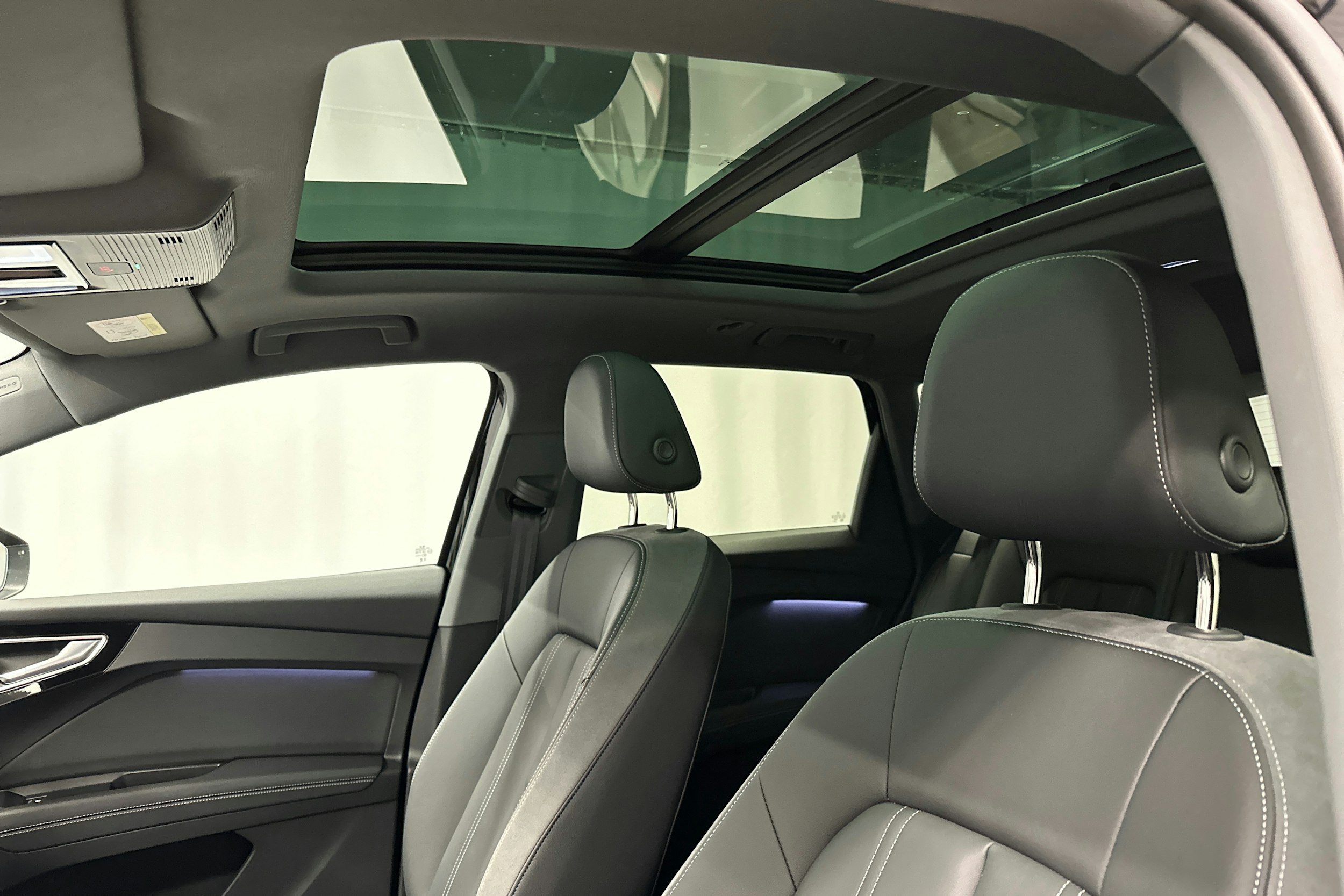 musta Audi Q4 e-tron 2025 kuva 26.