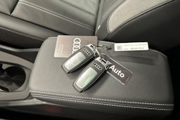 musta Audi Q4 e-tron 2025 kuva 30.