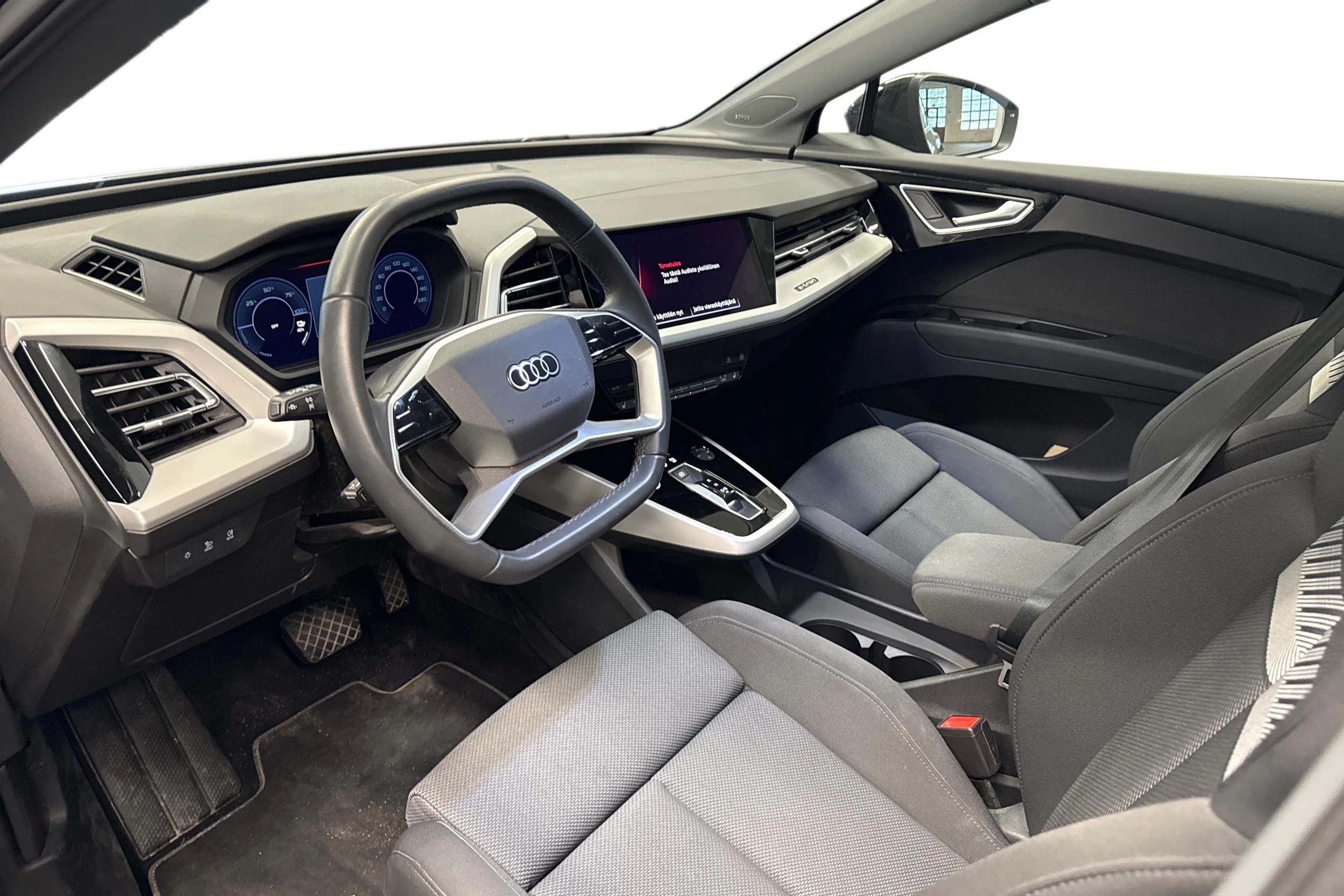 musta Audi Q4 e-tron 2025 kuva 3.