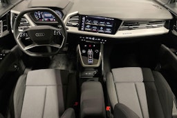 Harmaa Audi Q4 e-tron 2025 kuva 9.