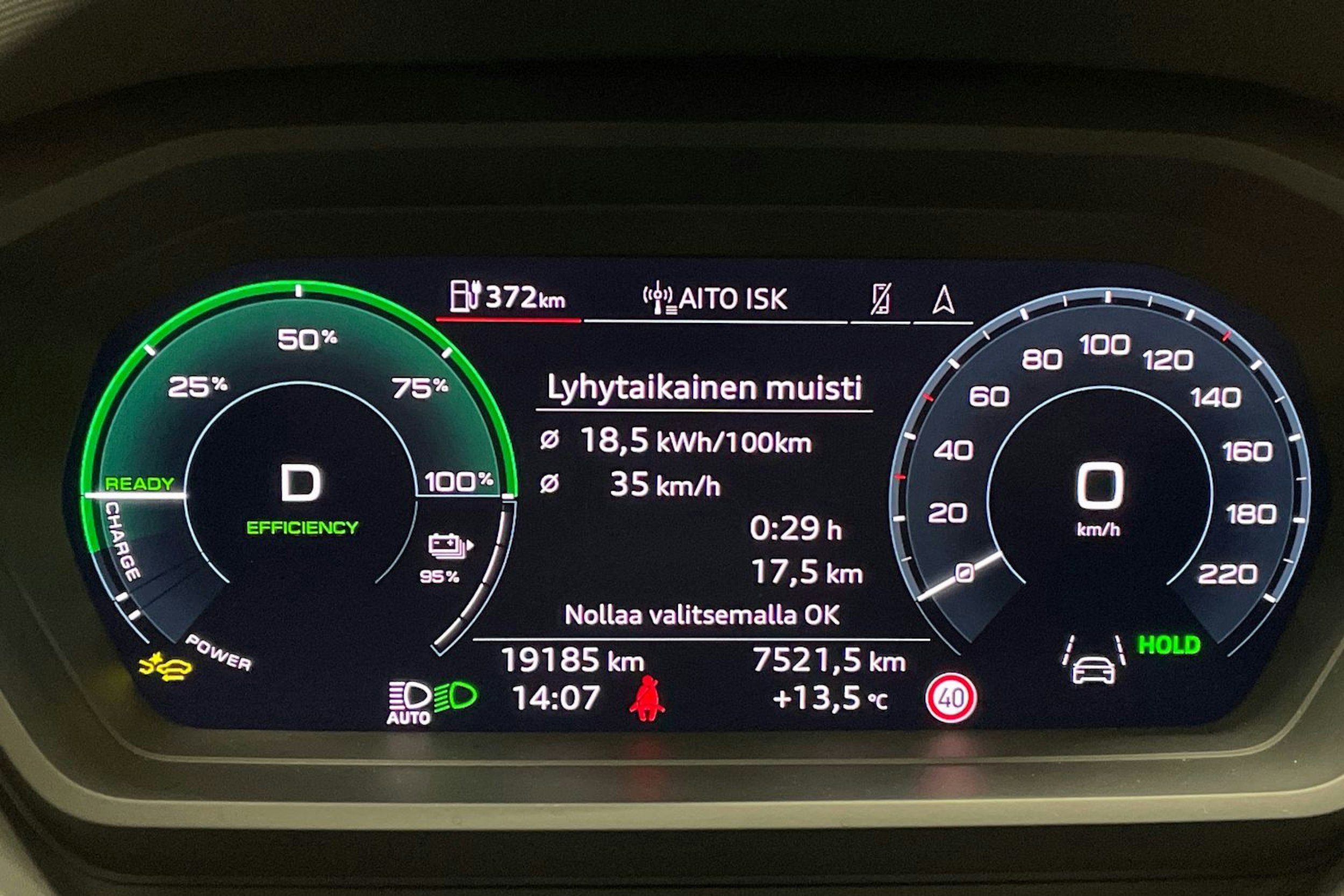 Harmaa Audi Q4 e-tron 2025 kuva 14.