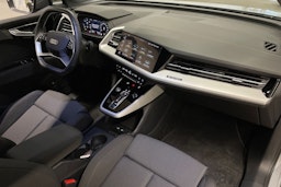 Harmaa Audi Q4 e-tron 2025 kuva 29.