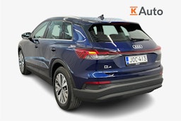 navarra sininen Audi Q4 e-tron 2025 kuva 6.